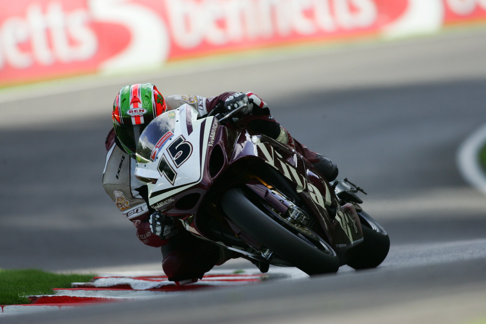 ben wilson vivaldi racing suzuki bsb 2006 cadwell park sunday 27/08/06