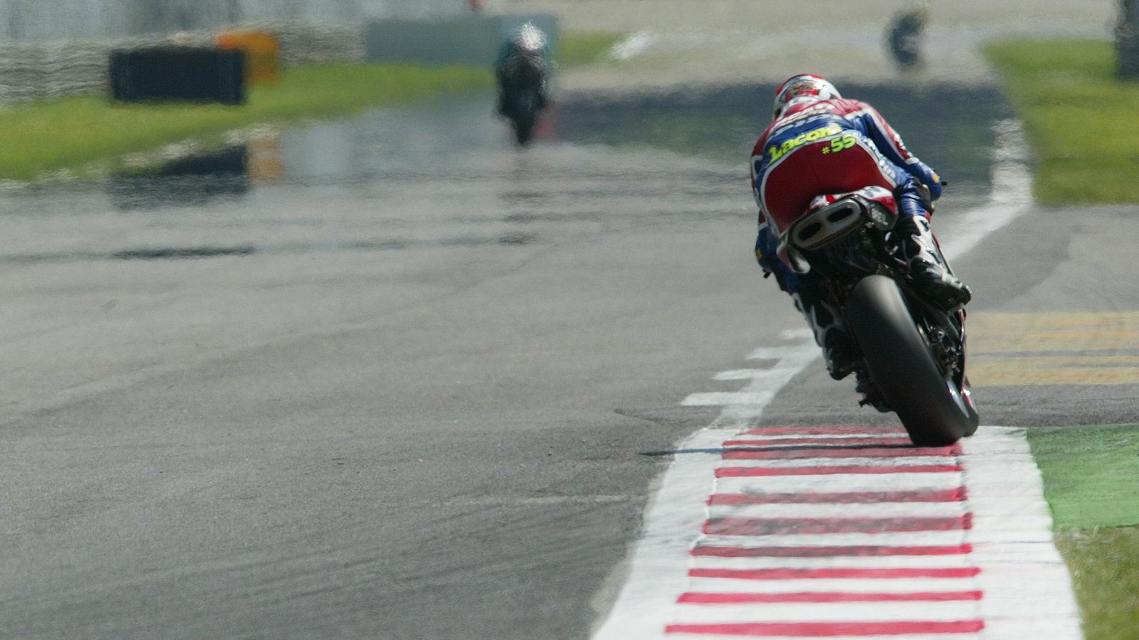 Laconi out of seat, WSBK Monza, 2004