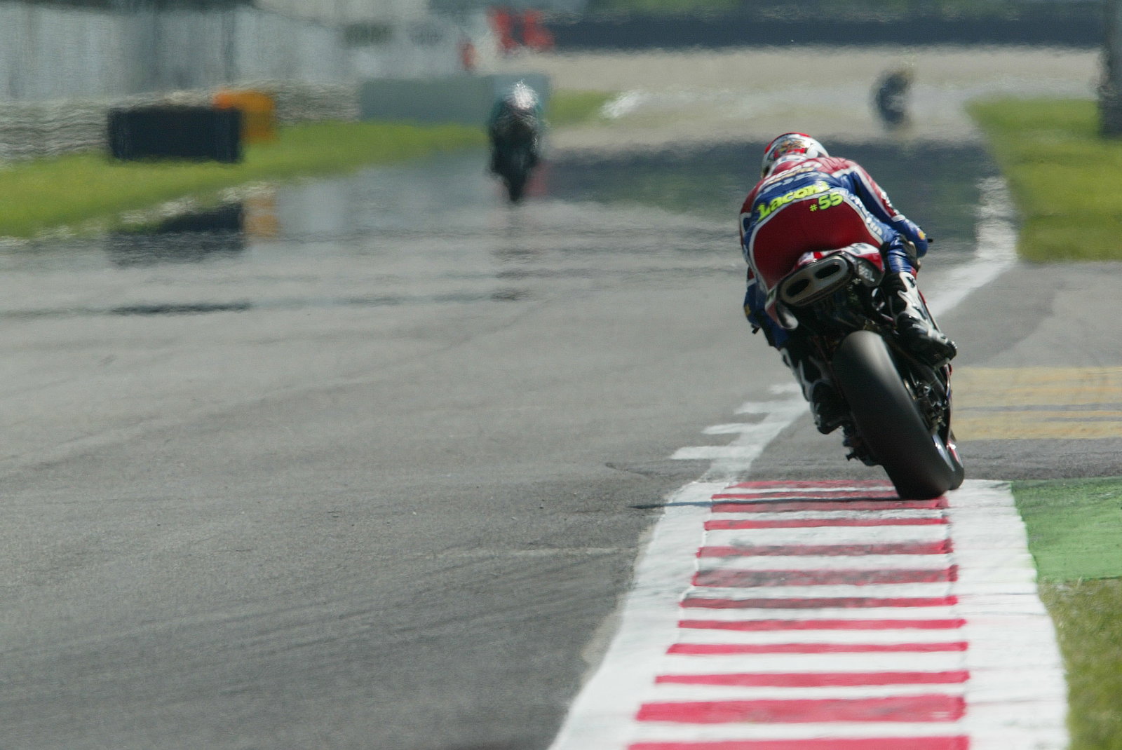 Laconi out of seat, WSBK Monza, 2004