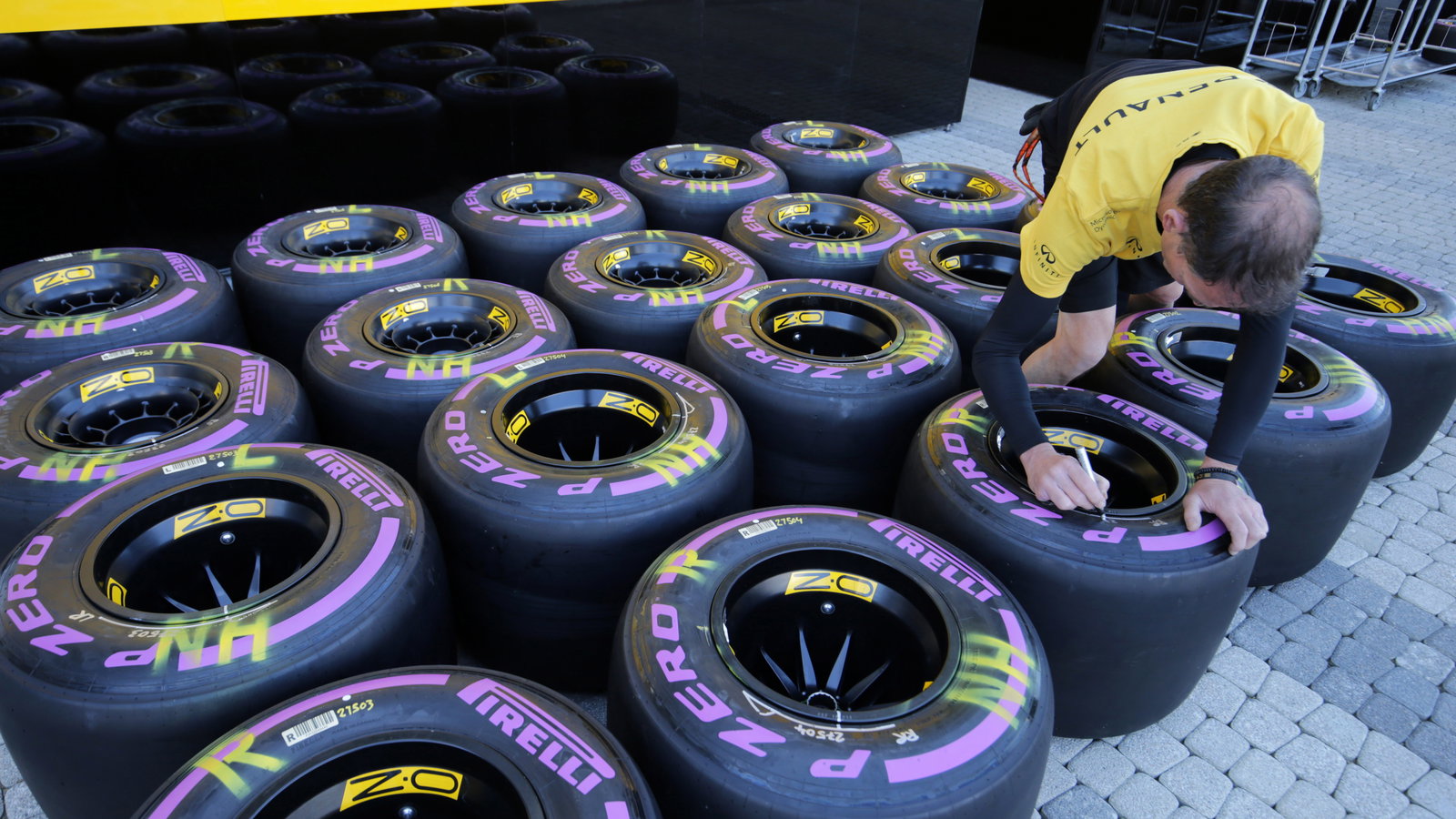 27.04.2017 - Pirelli Tyres and OZ Wheels