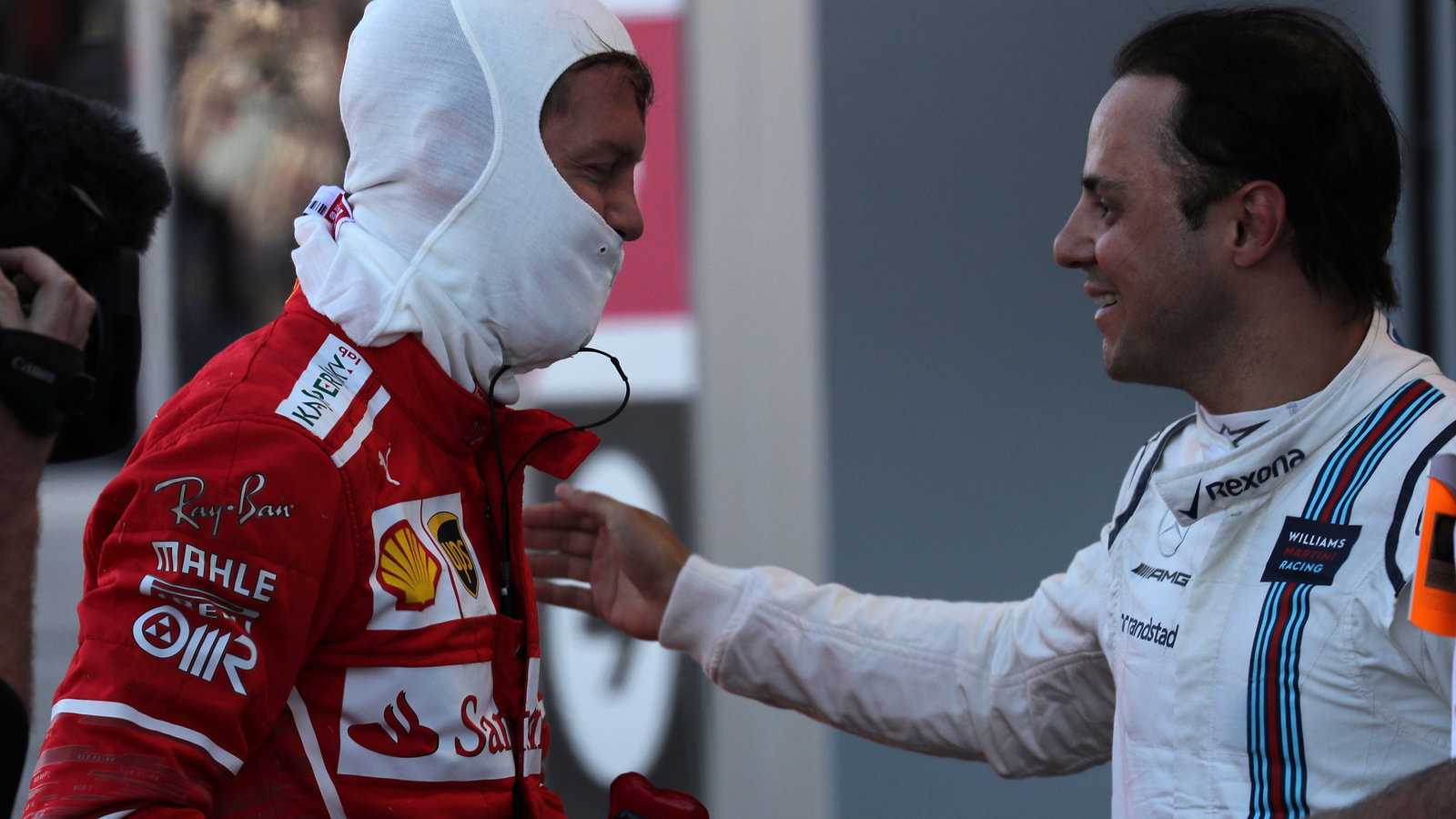 29.04.2017 - Qualifying, Sebastian Vettel (GER) Scuderia Ferrari SF70H pole position and Felipe Mass