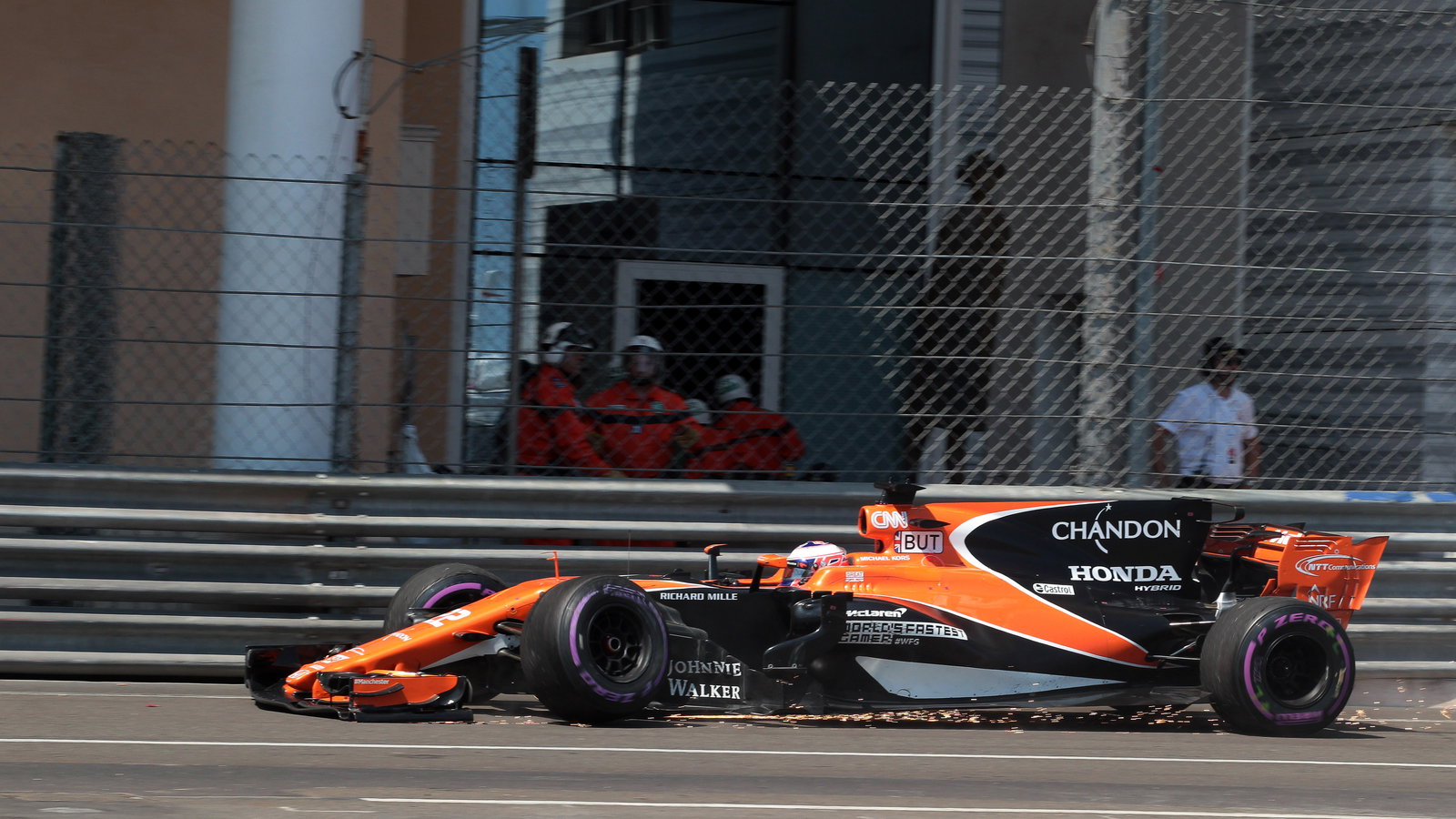 28.05.2017 - Race, Jenson Button (GBR) McLaren MCL32 retires from the race