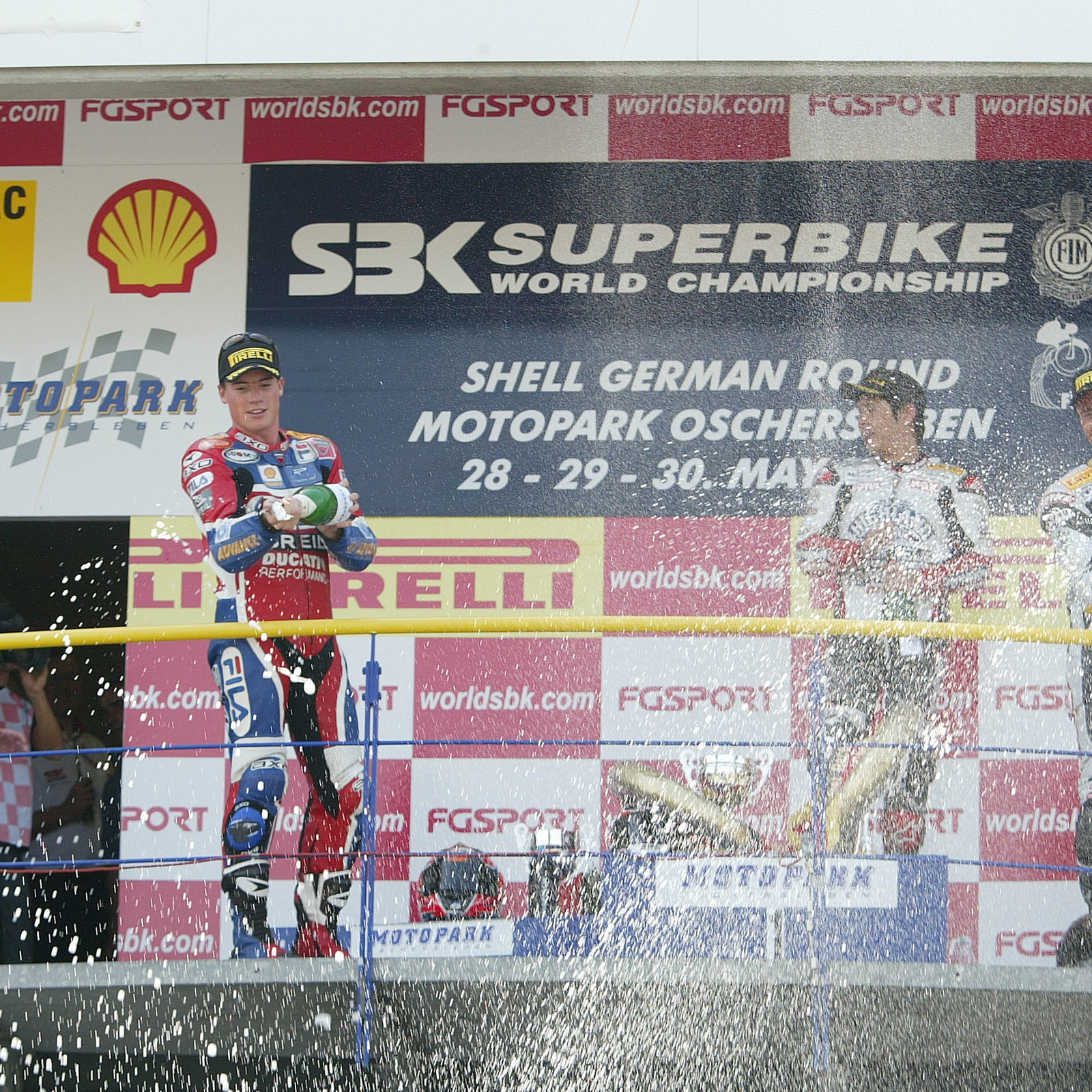 Toseland2nd, Chili 3rd, WSBK Race 1, Oschersleben, 2004