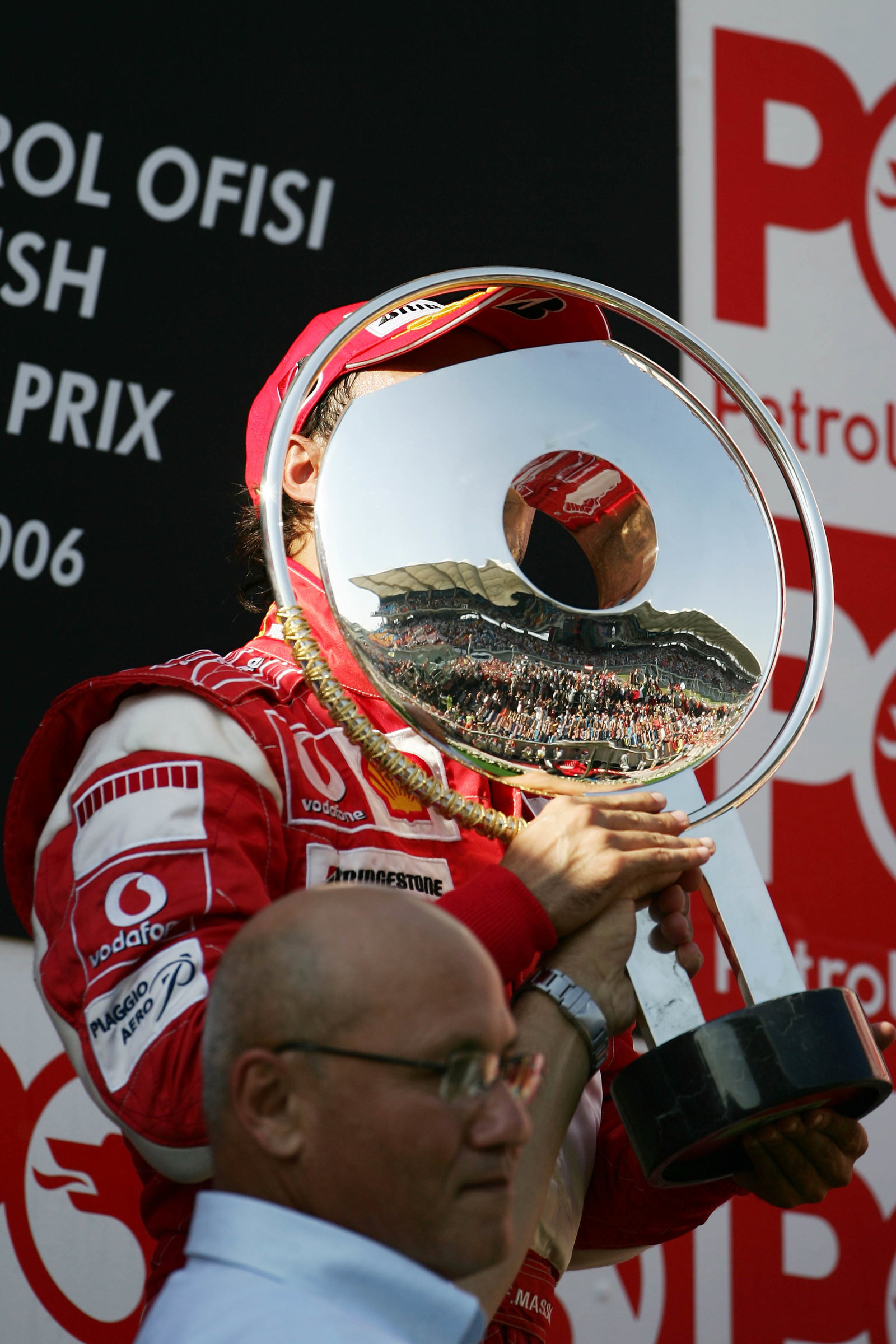 27.08.2006 Istanbul, Turkey, Winner, Felipe Massa (BRA), Scuderia Ferrari with President of the Turk