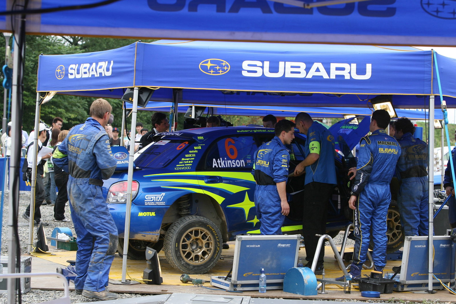 Subaru service area.WRC Rally of Japan, 31st August - 2nd September 2006.