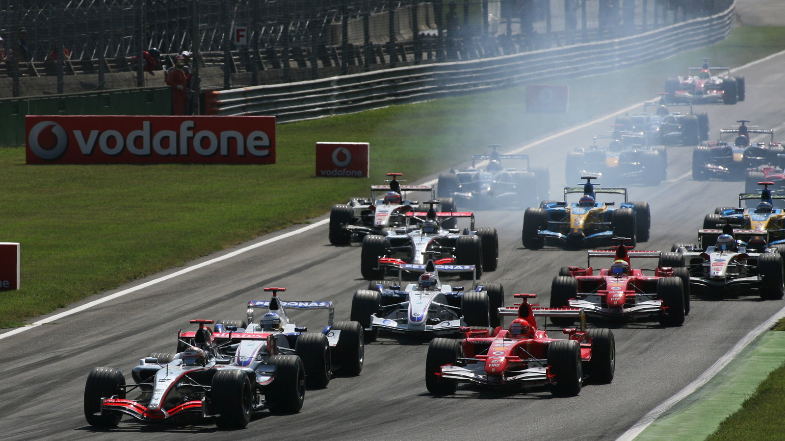 10.09.2006 Monza, Italy,
Start of the race - Kimi Raikkonen (FIN), Rkken, McLaren Mercedes, Ni