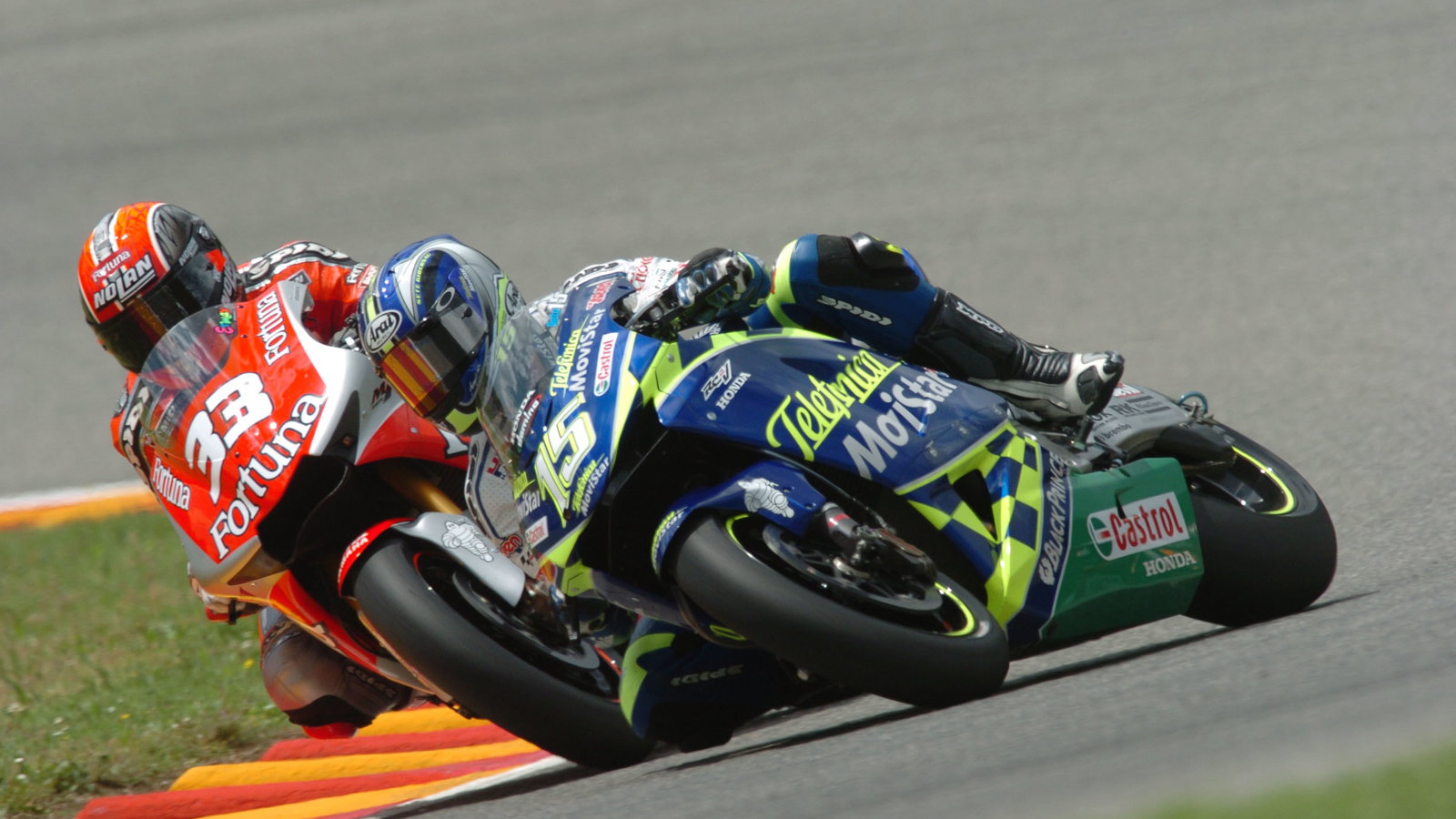 Melandri and Gibernau, Italian MotoGP race, 2004