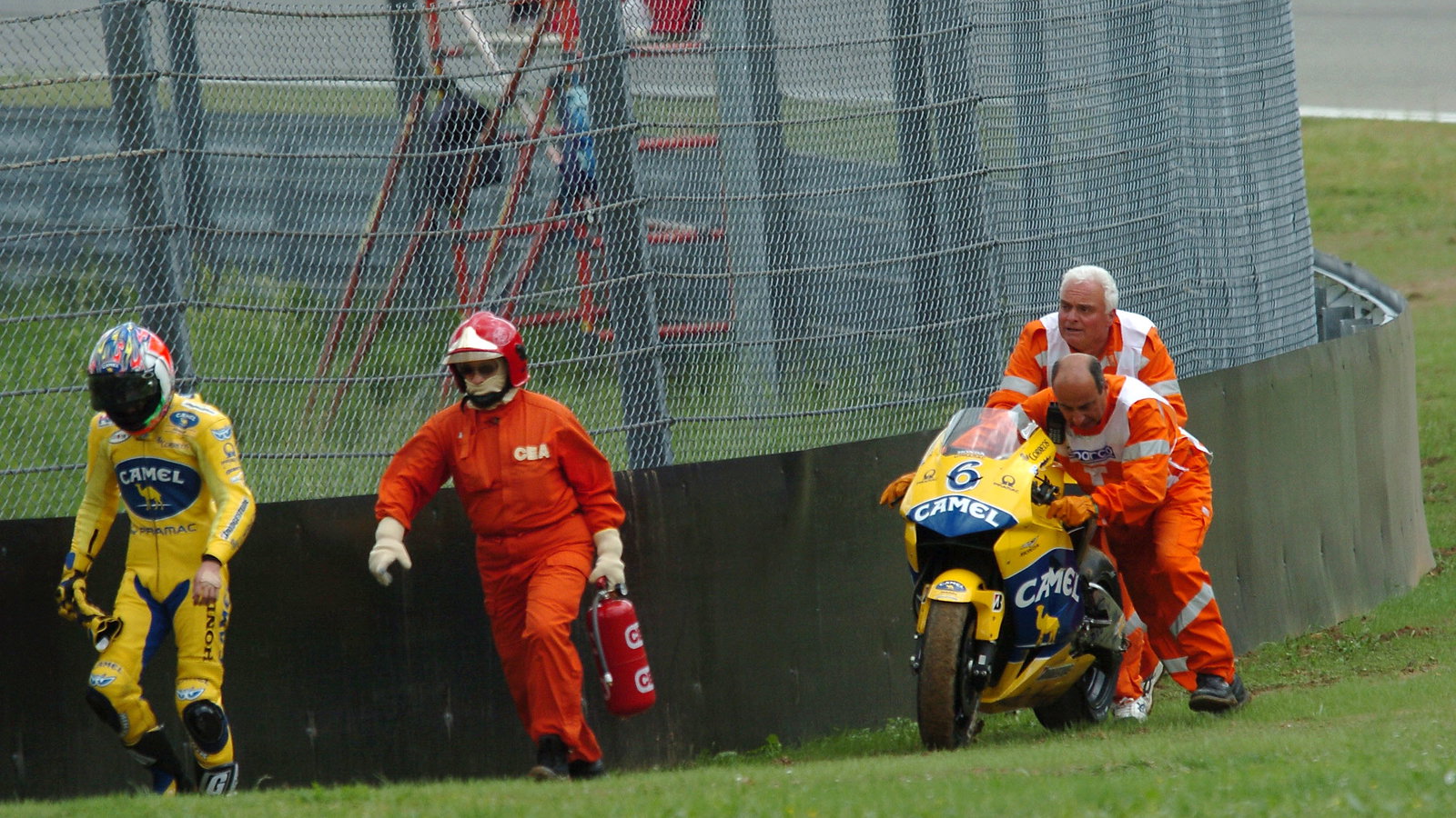 Tamada retires, Italian MotoGP race, 2004