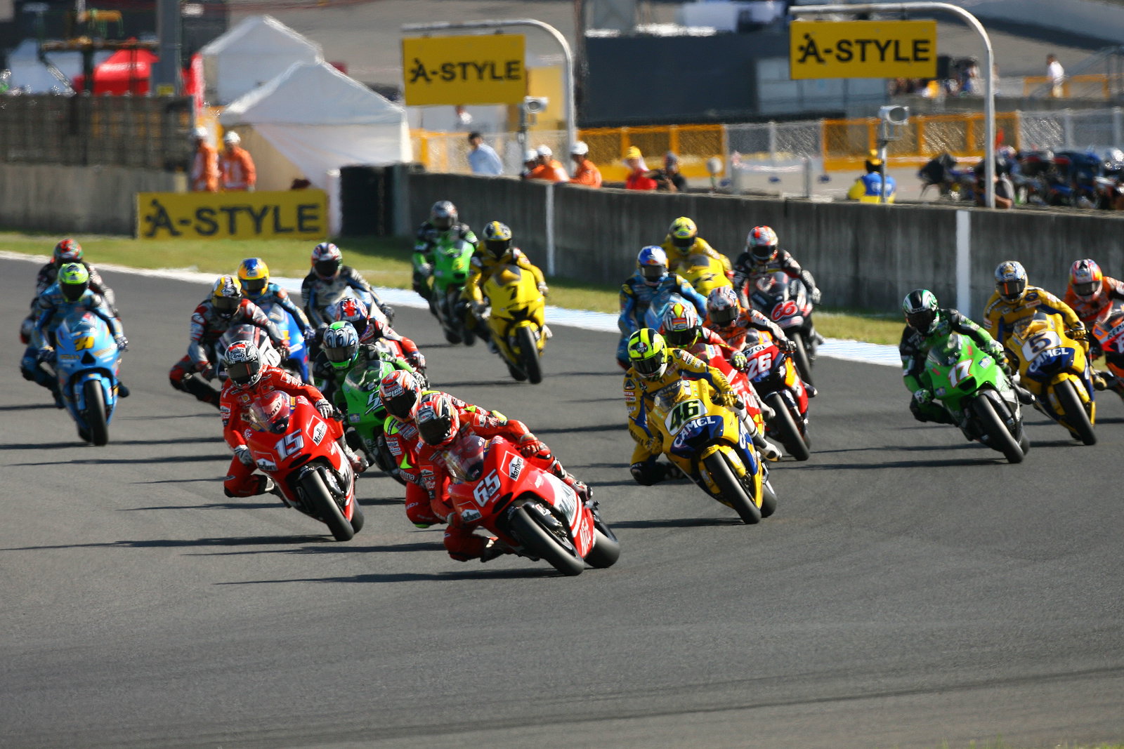 Capirossi leads Japanese MotoGP, 2006