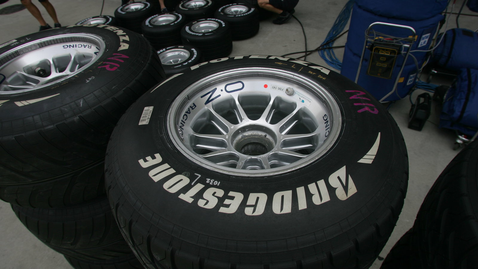 28.09.2006 Shanghai, China, Bridgestone tyres - Formula 1 World Championship, Rd 16, Chinese Grand P