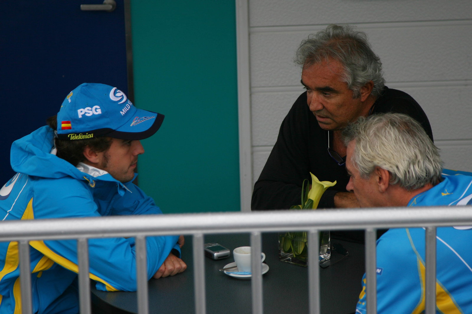 05.10.2006 Suzuka, Japan, Fernando Alonso (ESP), Renault F1 Team, Flavio Briatore (ITA), Renault F1 