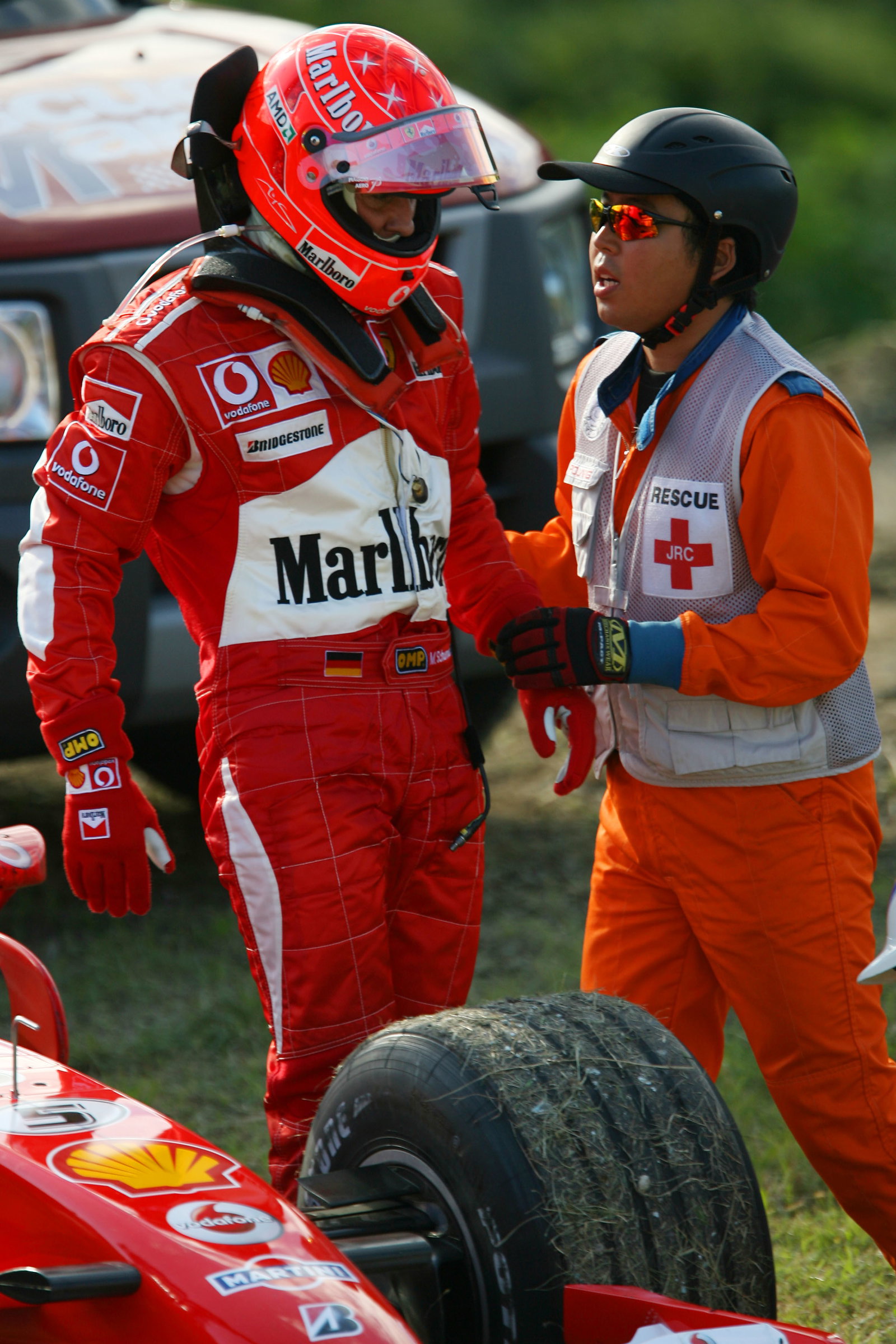 08.10.2006 Suzuka, Japan, Michael Schumacher (GER), Scuderia Ferrari, 248 F1, Stopped on track, Engi