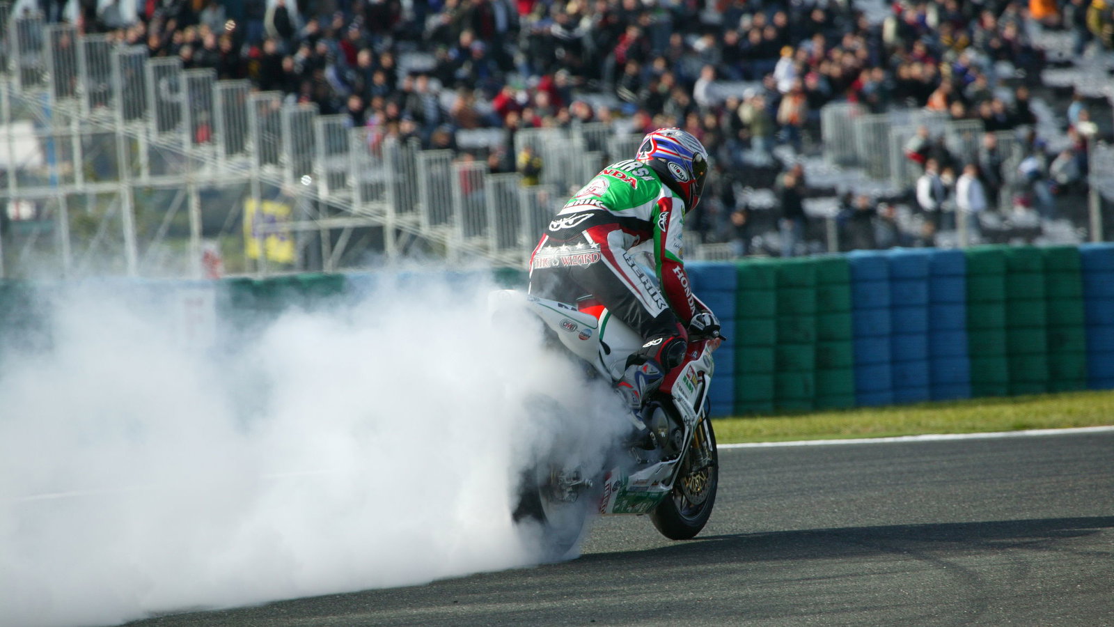 michel fabrizio d.f.x.treme honda world superbikes burns out after race 2 magny cours sunday 08/10/0