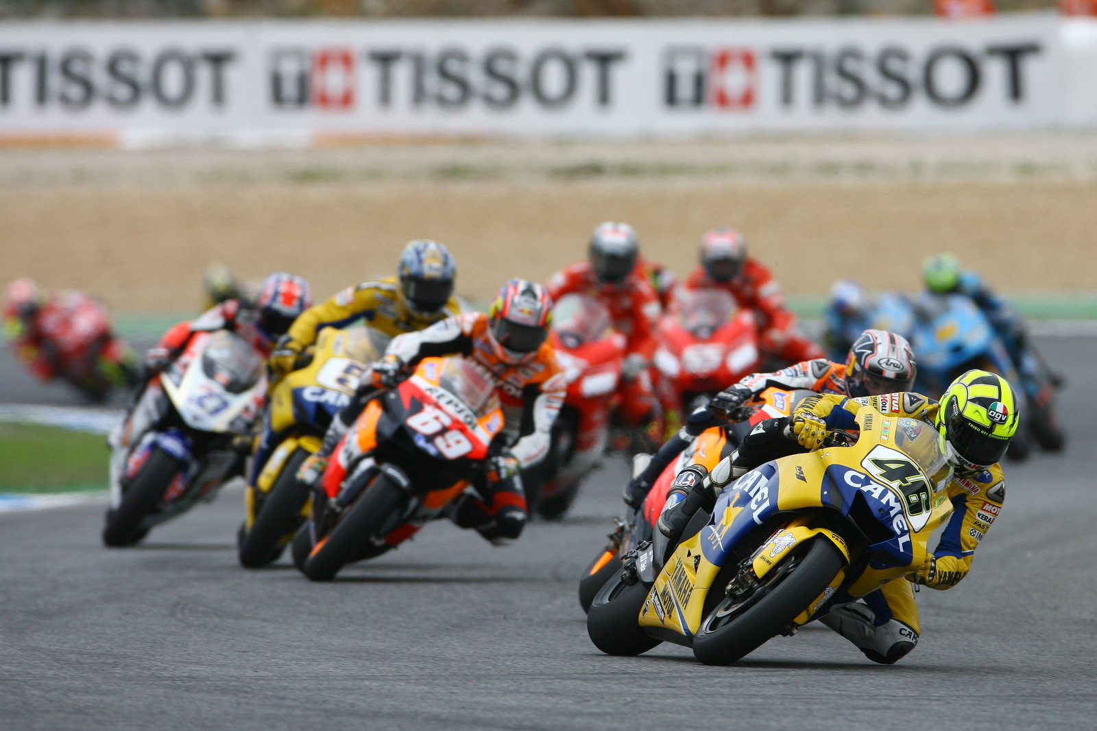 Rossi leads, Portuguese MotoGP Race 2006