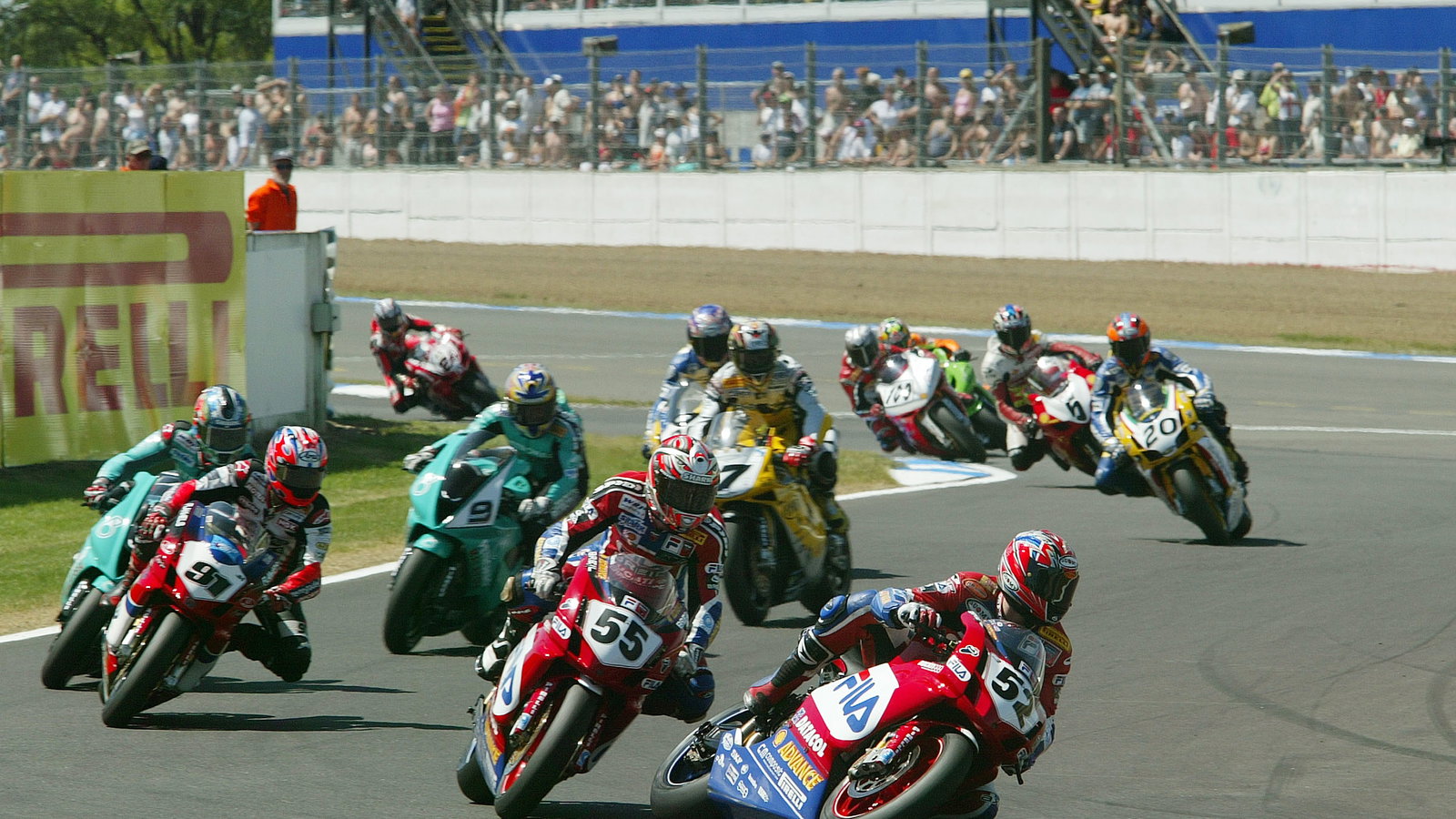 Toseland, Laconi At Start, WSBK Race 1 Silverstone, 2004