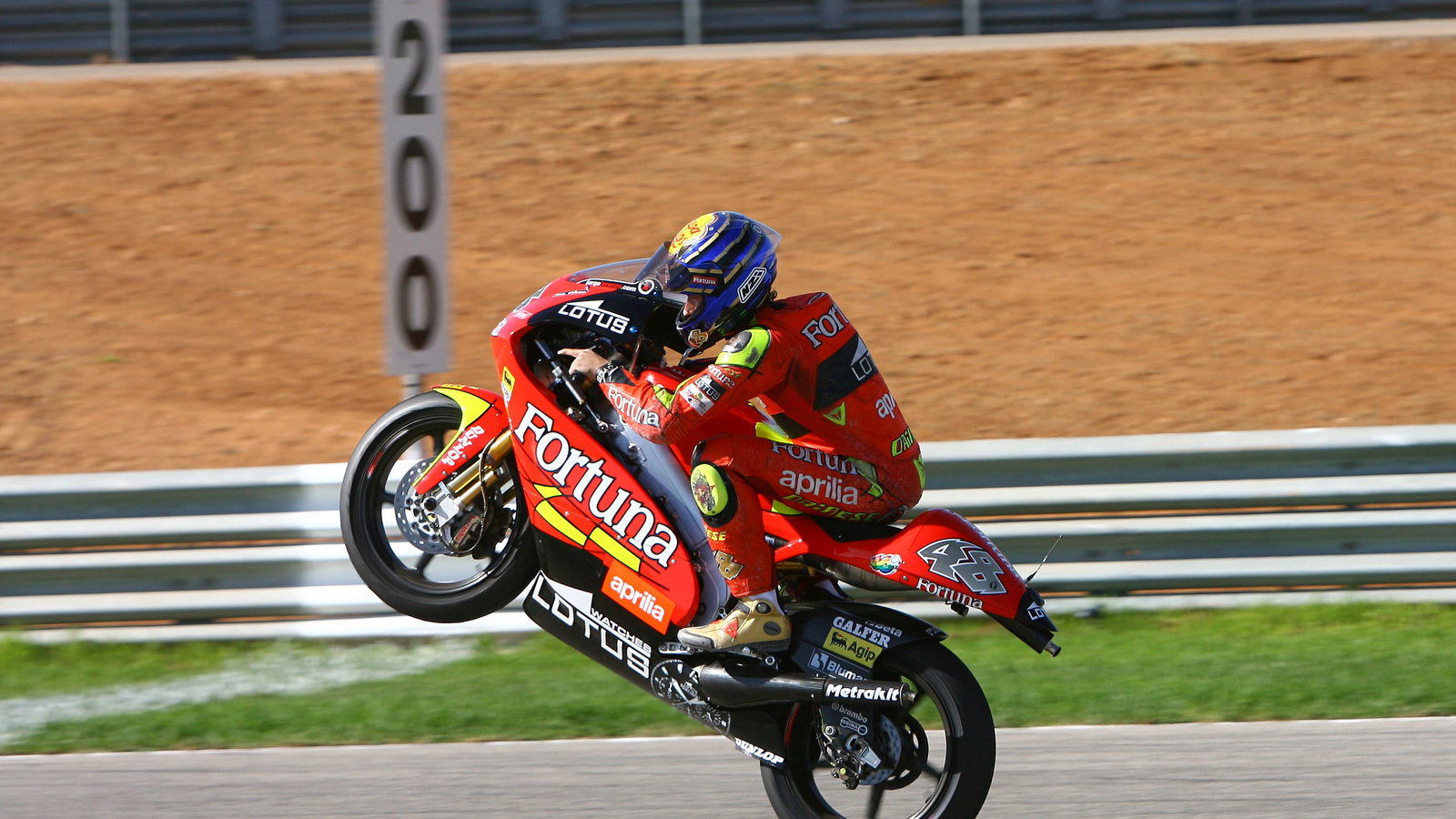 Lorenzo celebrates world championship, Valencia 250GP, 2006