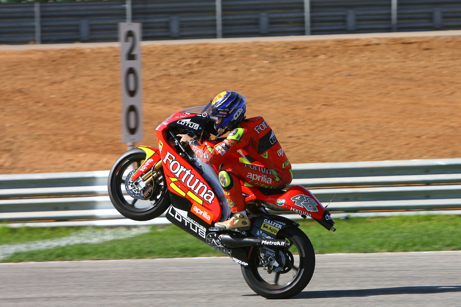 Lorenzo celebrates world championship, Valencia 250GP, 2006
