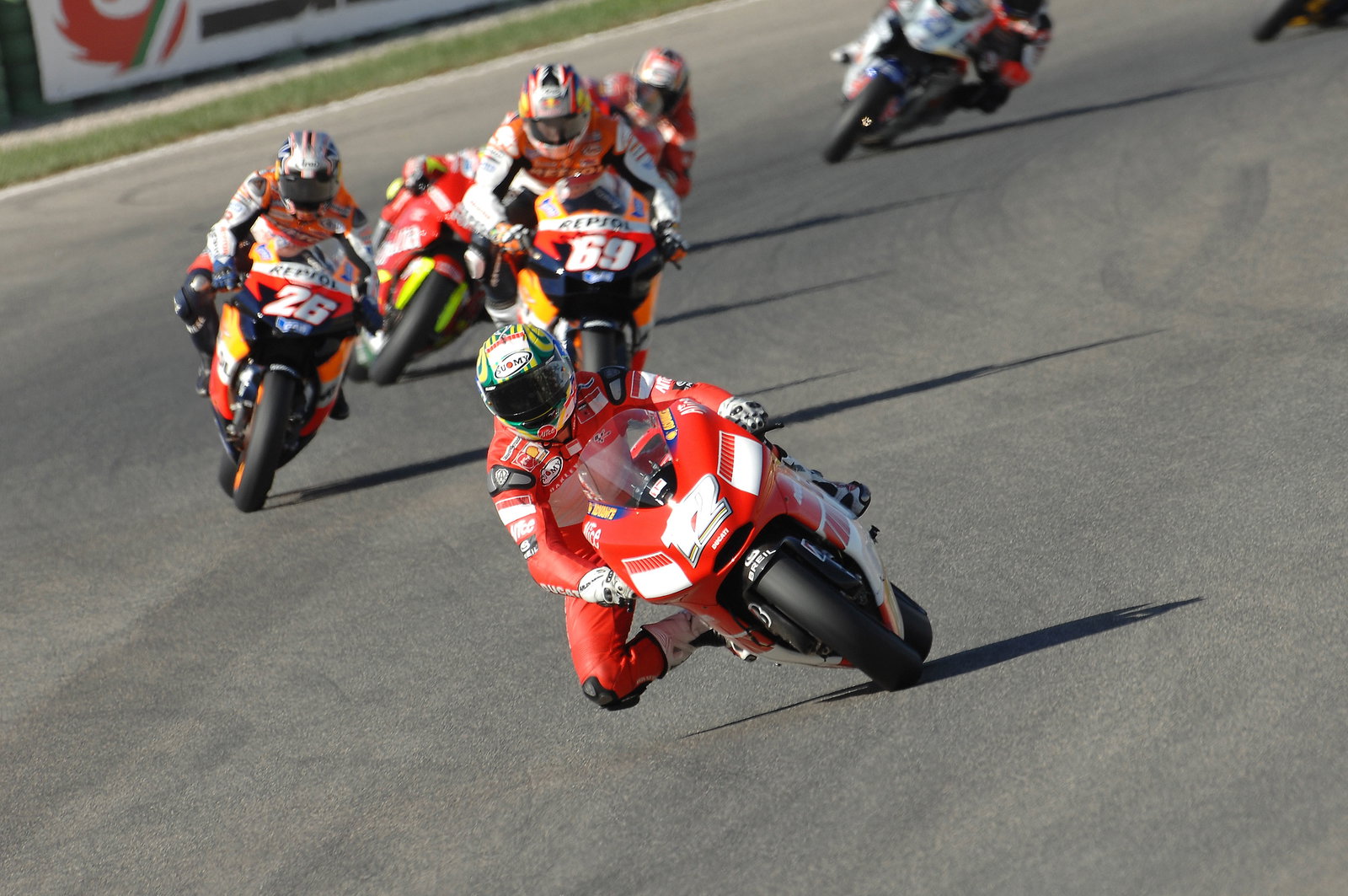 Bayliss leads Hayden, Pedrosa, Valencia MotoGP Race 2006