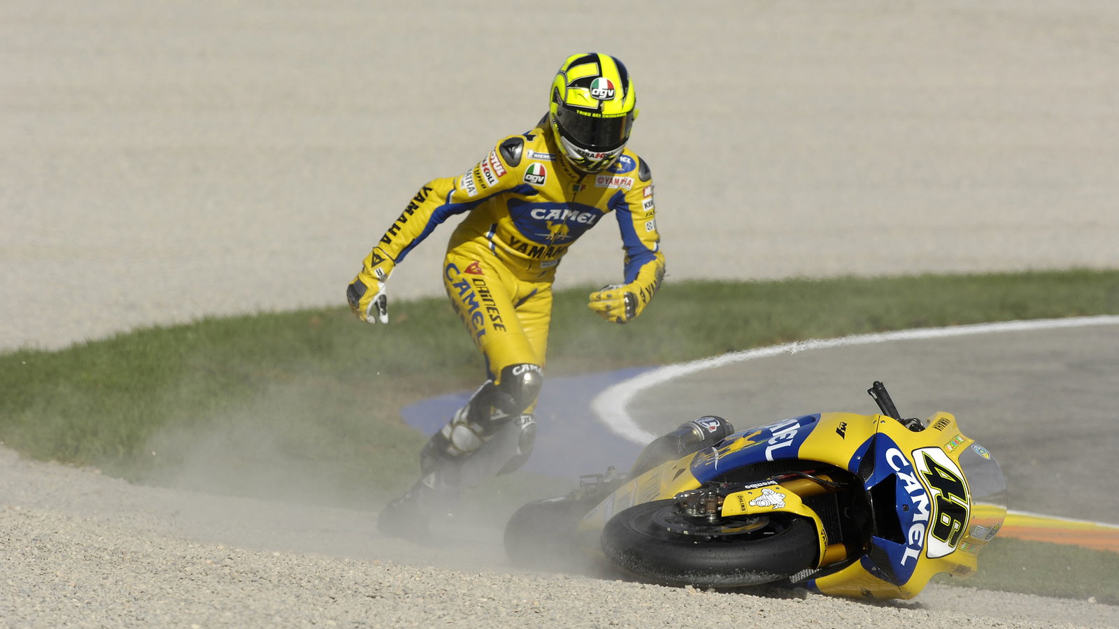 Rossi falls - loses world championship, Valencia MotoGP Race 2006