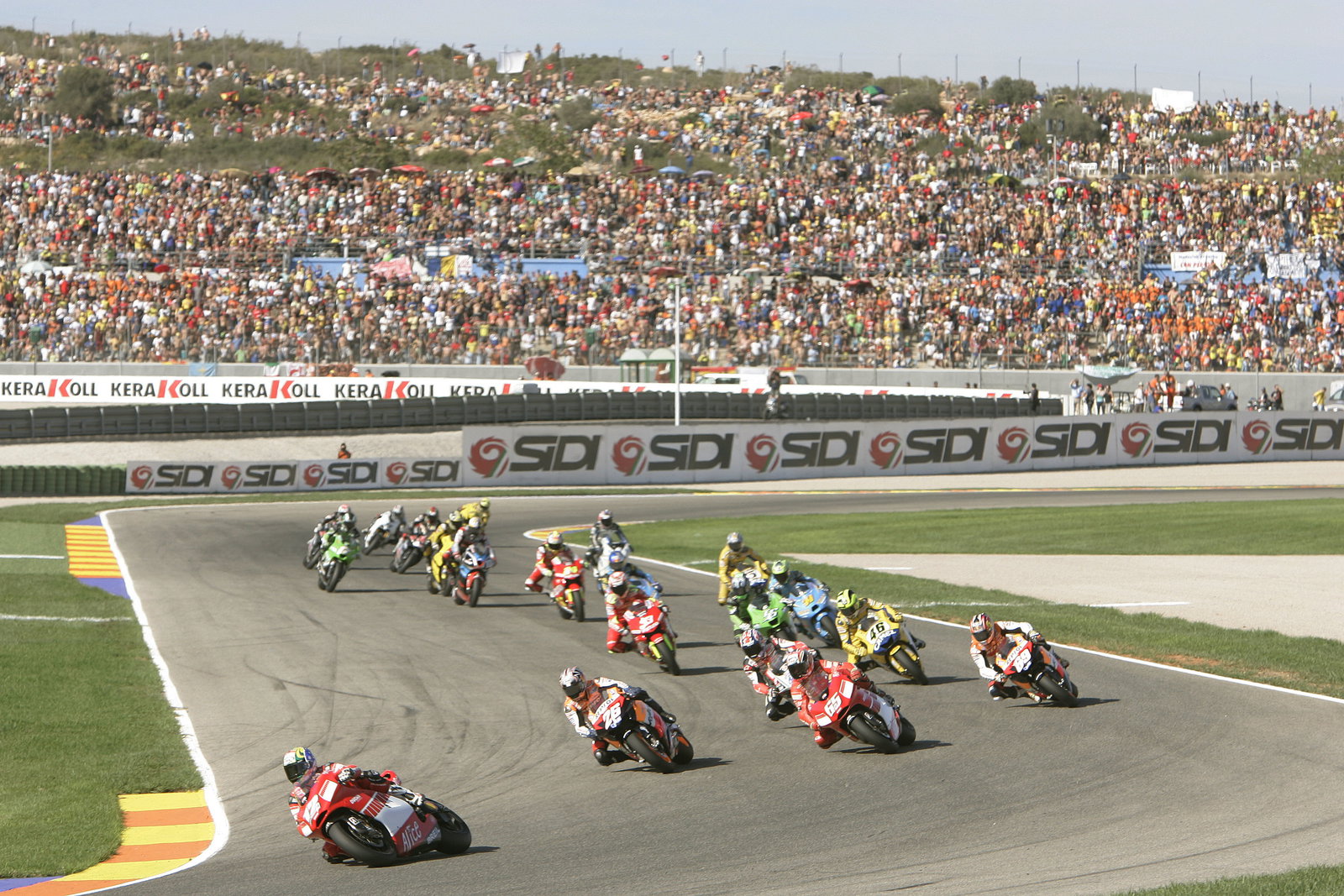 Bayliss leads start, Valencia MotoGP Race, 2006
