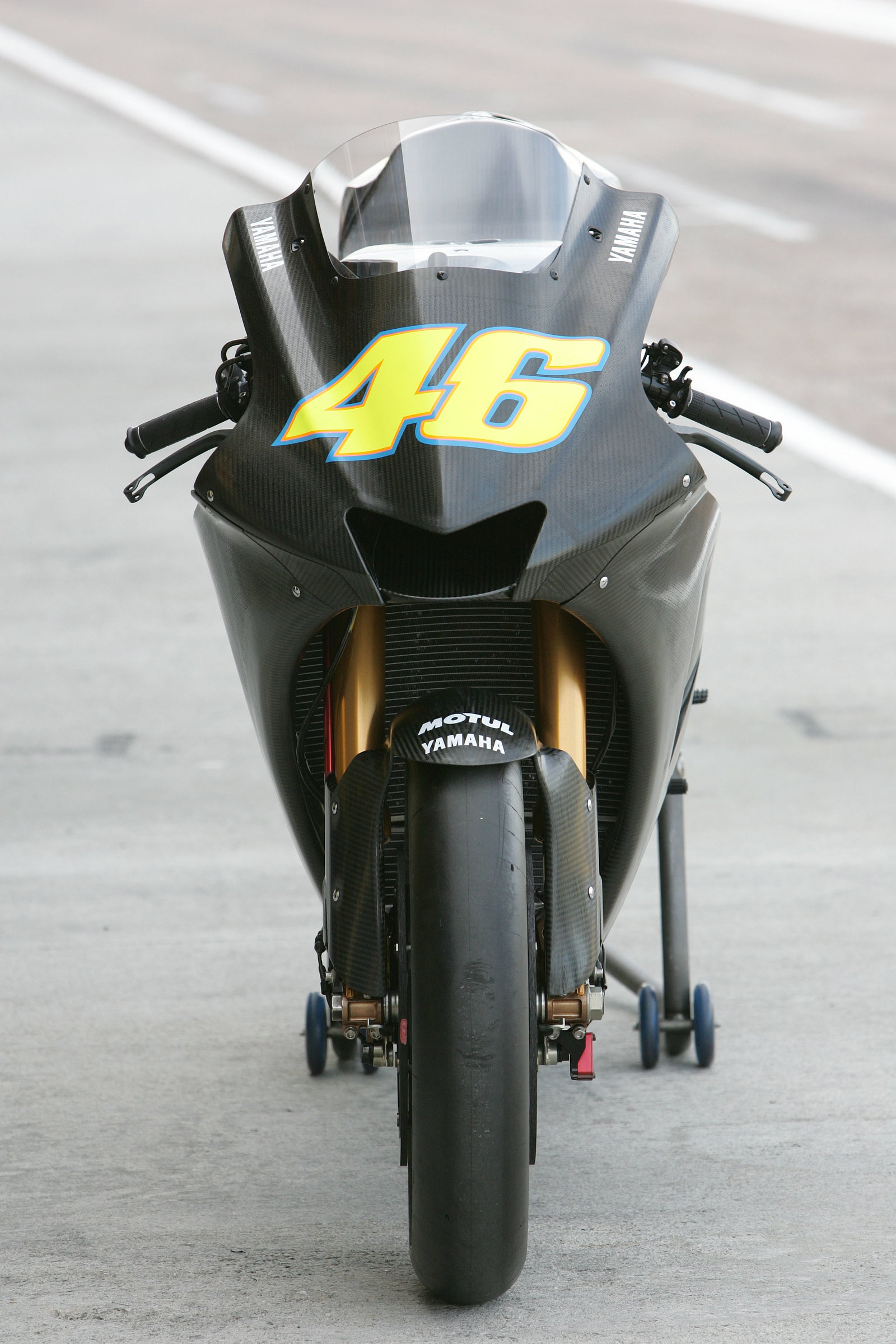 Rossi`s Yamaha 800, Valencia MotoGP Test 2006