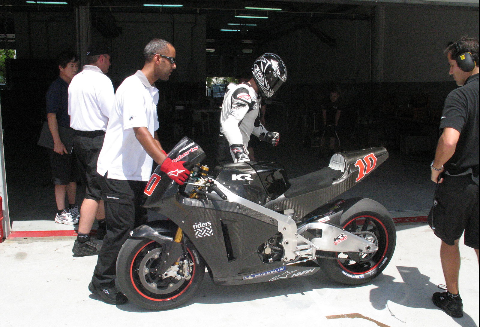 Checa rides the Team Roberts KR212V, Sepang MotoGP test, January 2007