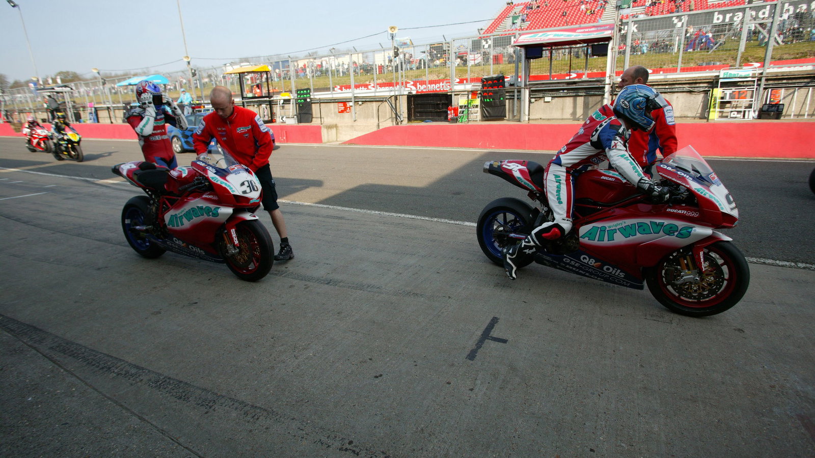 Leon Haslam (GBR), Gregorio Lavilla (ESP), Airwaves Ducati, 999F07, 91, Superbike