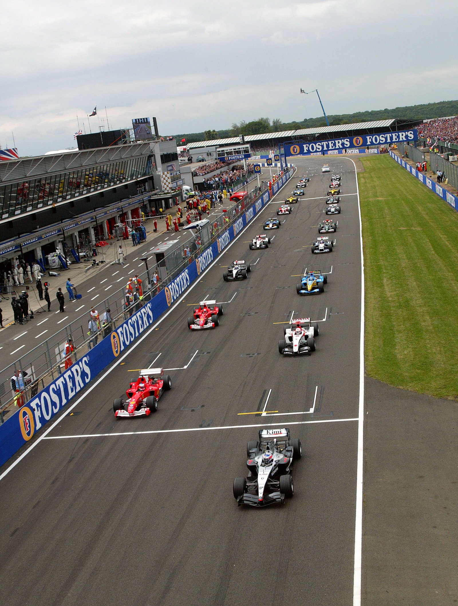 The start of the
2004 British GP