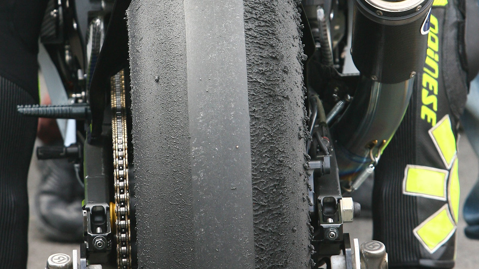 Rossi`s Michellin qualifying tyre, British MotoGP 2007