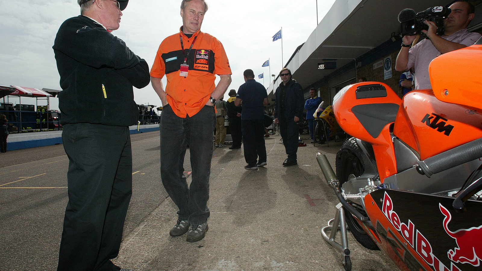 Warren Willing and Kenny Roberts Snr, British MotoGP 2004