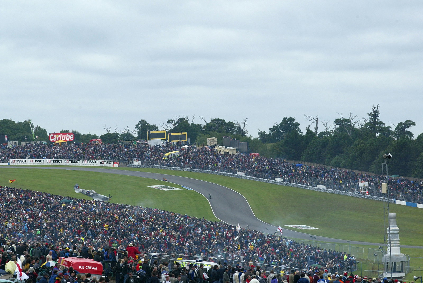 Crowd, British 250GP Race 2004