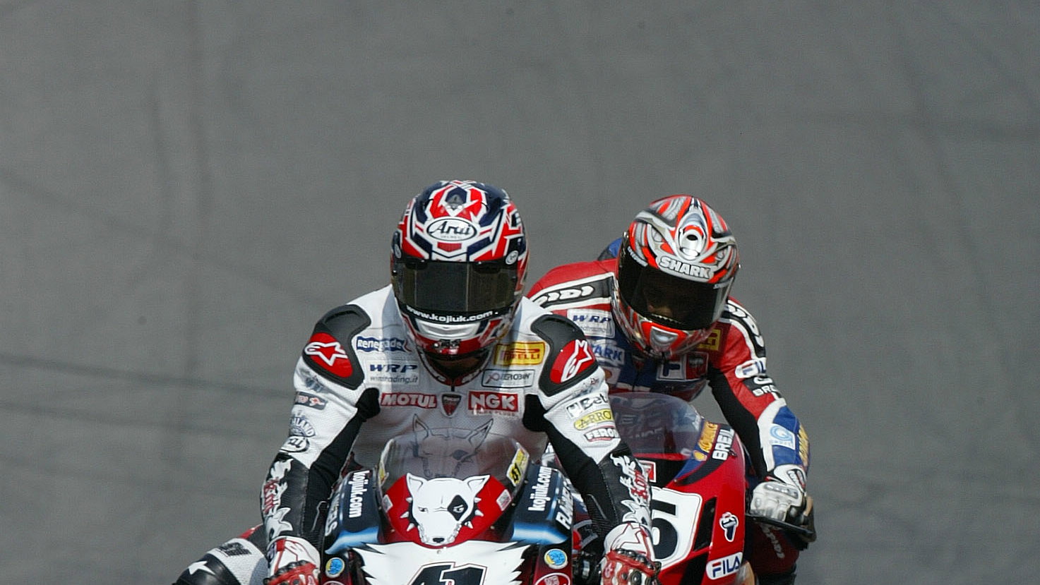 Haga and Laconi, Brands Hatch WSBK, race 1, 2004