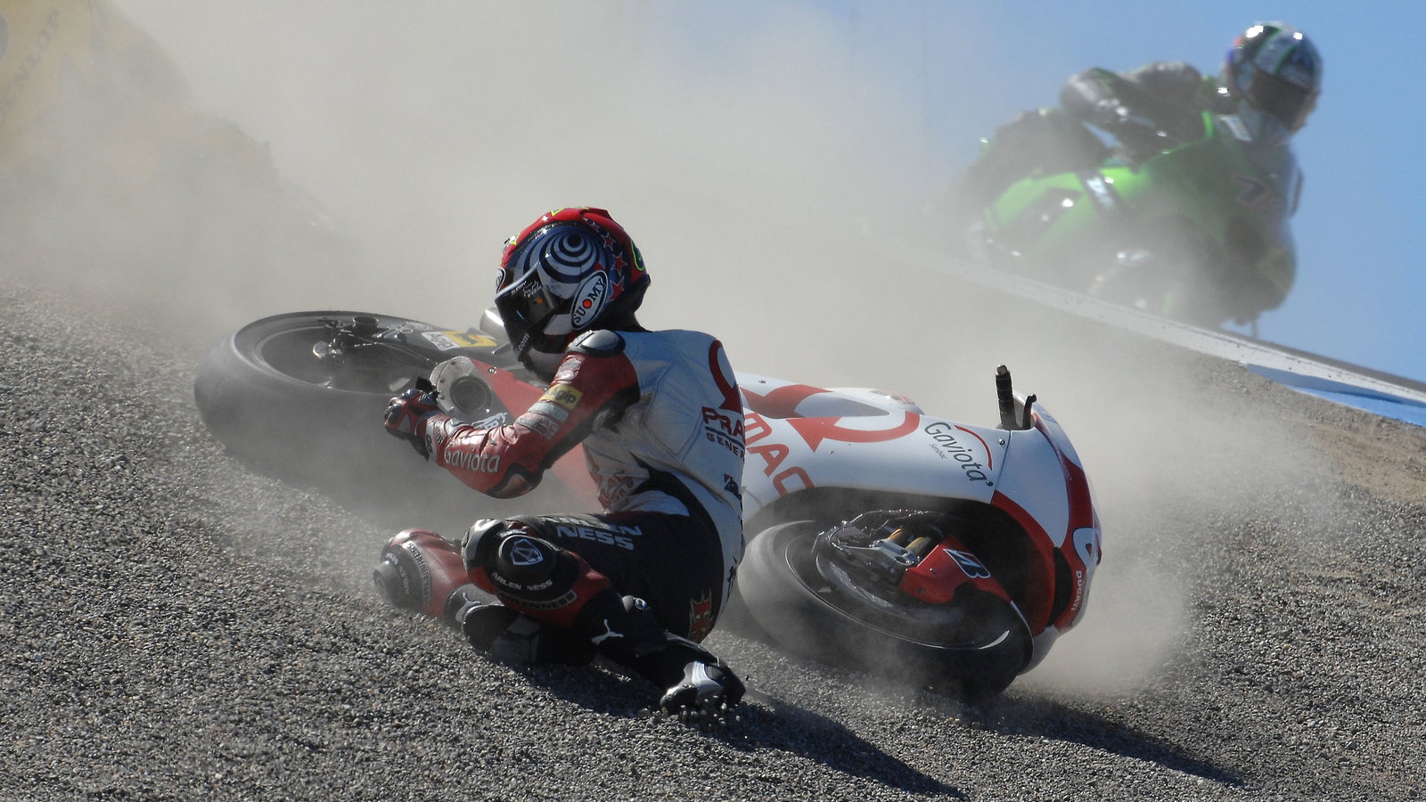Guintoli crashes into Hofmann, U.S. MotoGP 2007