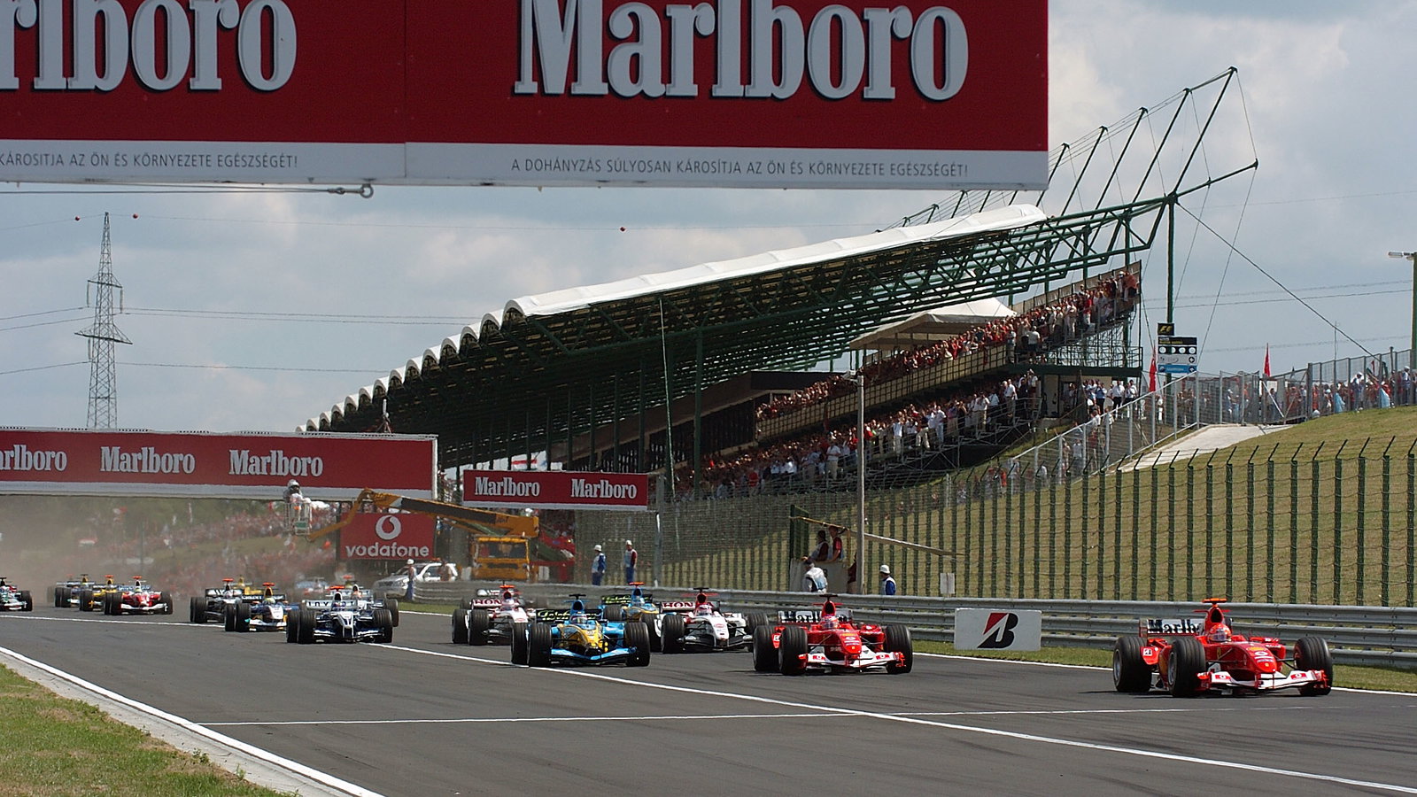 The start of the2004 Hungarian Formula One Grand Prix