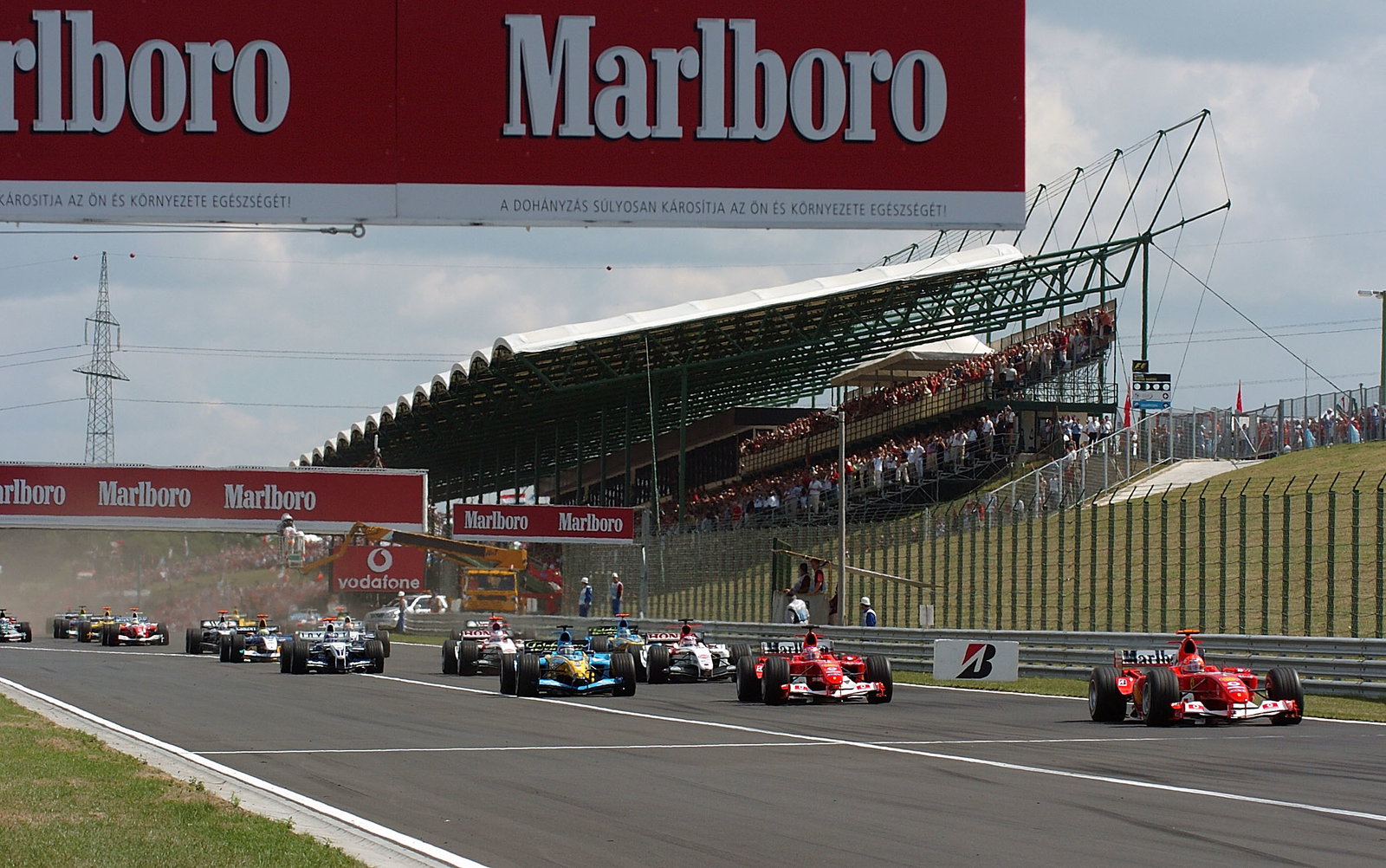 The start of the2004 Hungarian Formula One Grand Prix