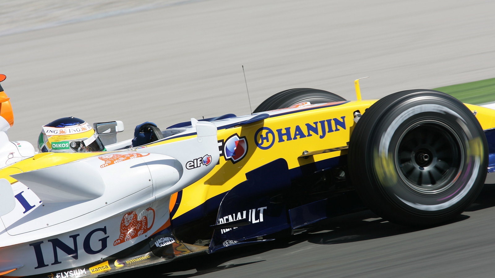 Giancarlo Fisichella (ITA) Renault RS27, Turkish F1, Istanbul Park, 24th-26th August, 2007