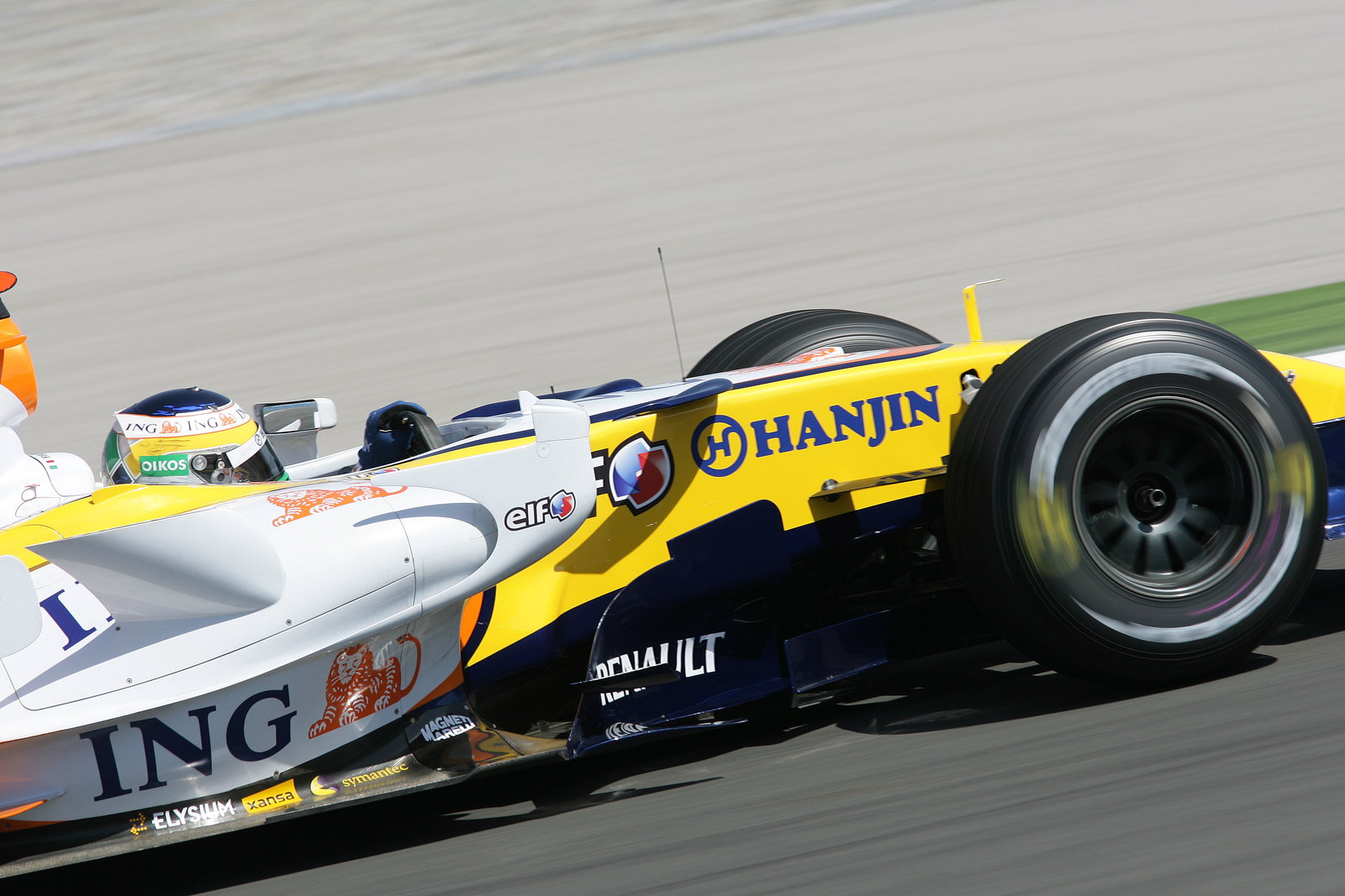 Giancarlo Fisichella (ITA) Renault RS27, Turkish F1, Istanbul Park, 24th-26th August, 2007