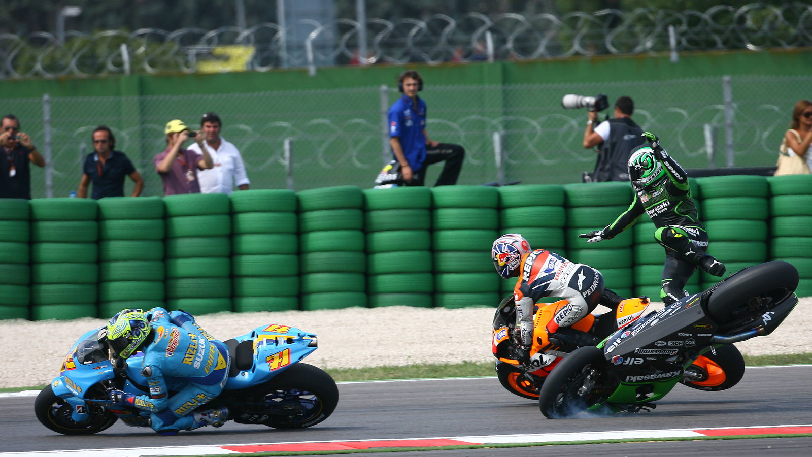 Vermeulen ahead of Pedrosa and de Puniet crash, San Marino MotoGP 2007
