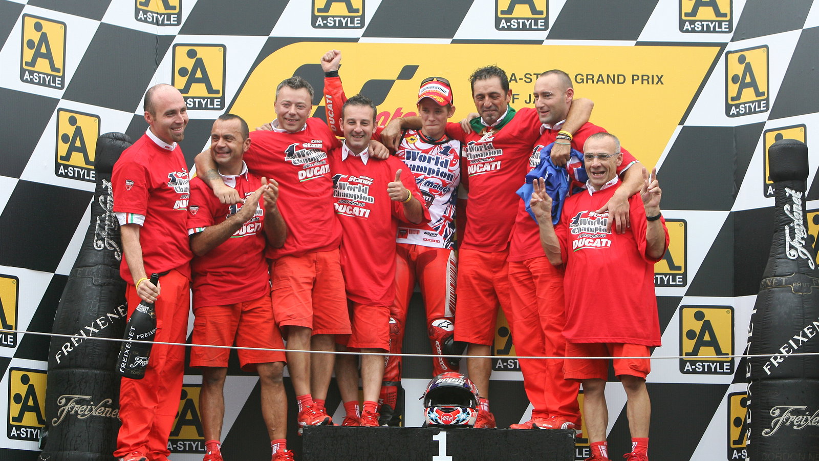 Casey Stoner (AUS), Ducati Marlboro Team, Ducati, 27, 2007 MotoGP World Championship,