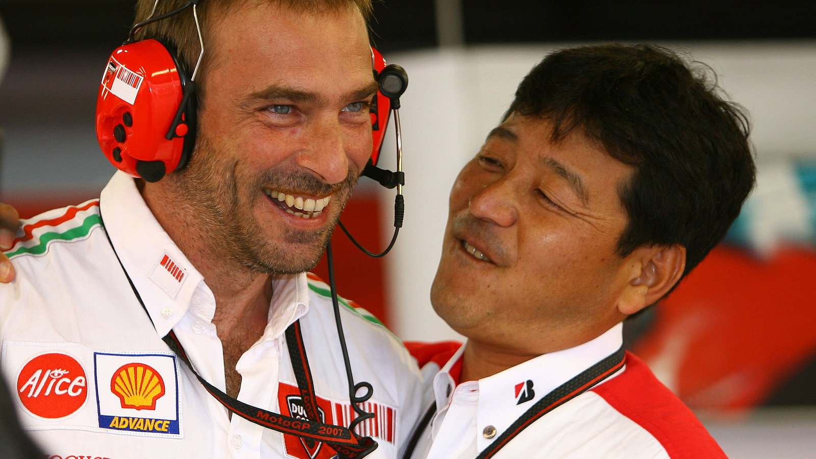 Suppio and Yamada celebrate, Japanese MotoGP 2007