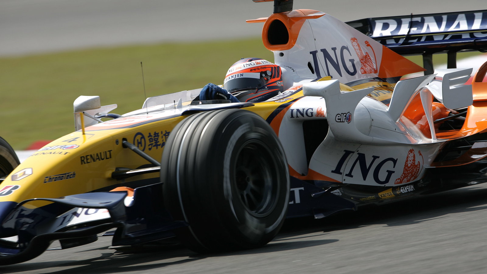 Heikki Kovalainen (FIN) Renault RS27, China F1, Shanghai, 5-7th, October 2007