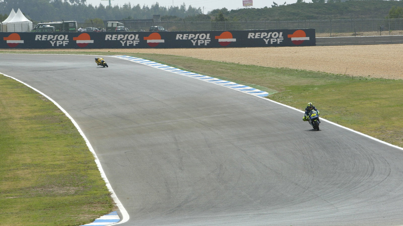 Rossi and Tamada, Portuguese MotoGP Race 2004