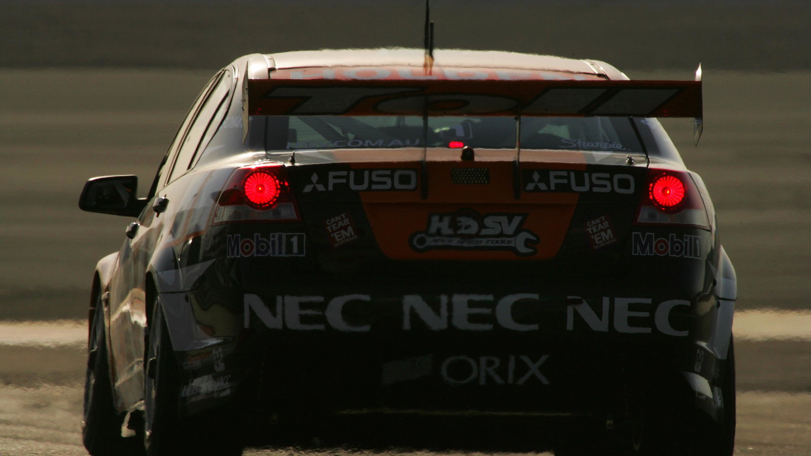 Rick Kelly (Aust) Toll HSV CommodoreDesert 400Rd 12 V8 SupercarsBahrain Int circuitBahrain