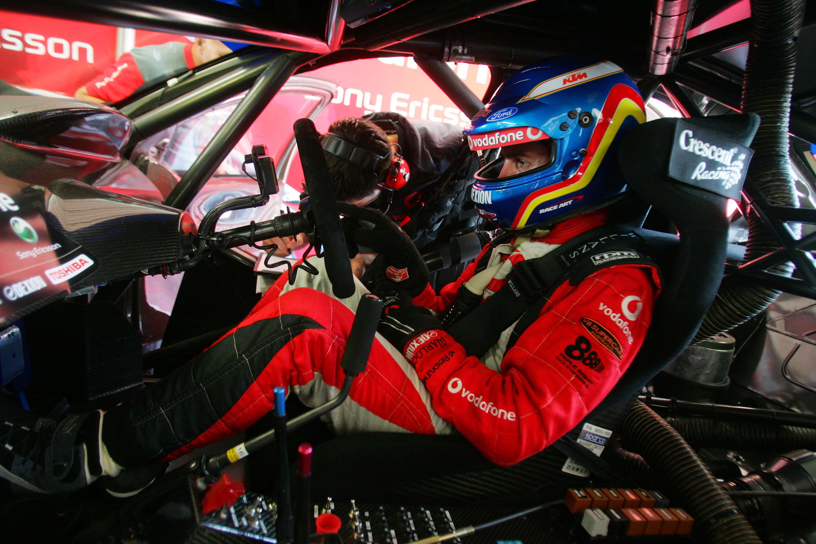 Jamie Whincup (aust) Team Vodafone 888 Ford finished second in the championship by just 2 pointsDunl