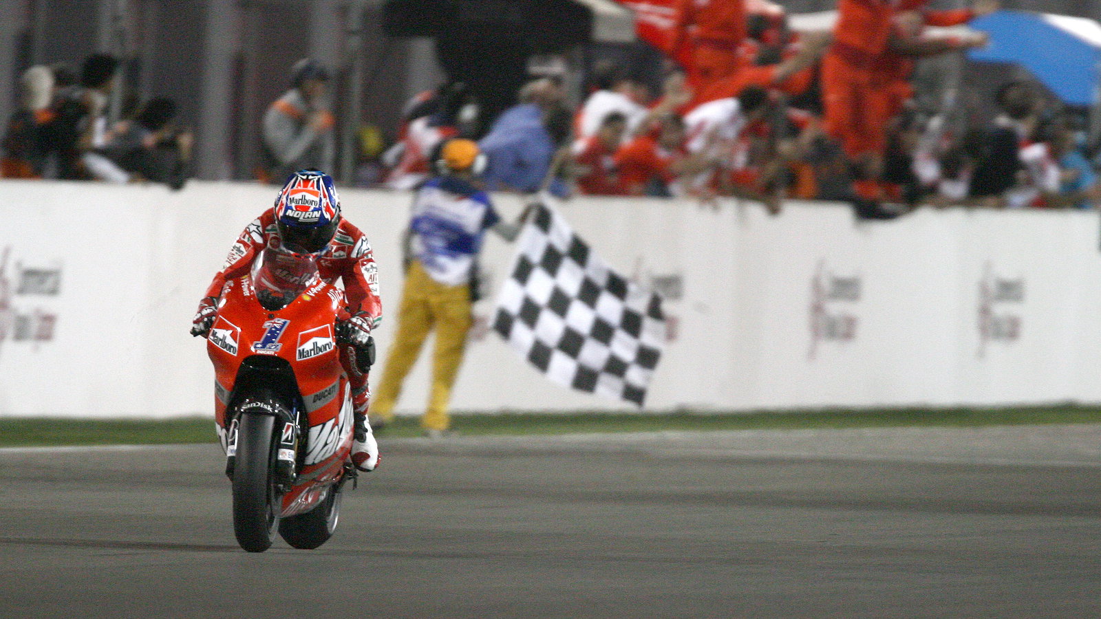 Stoner takes Chequered Flag, Qatar MotoGP Race 2008