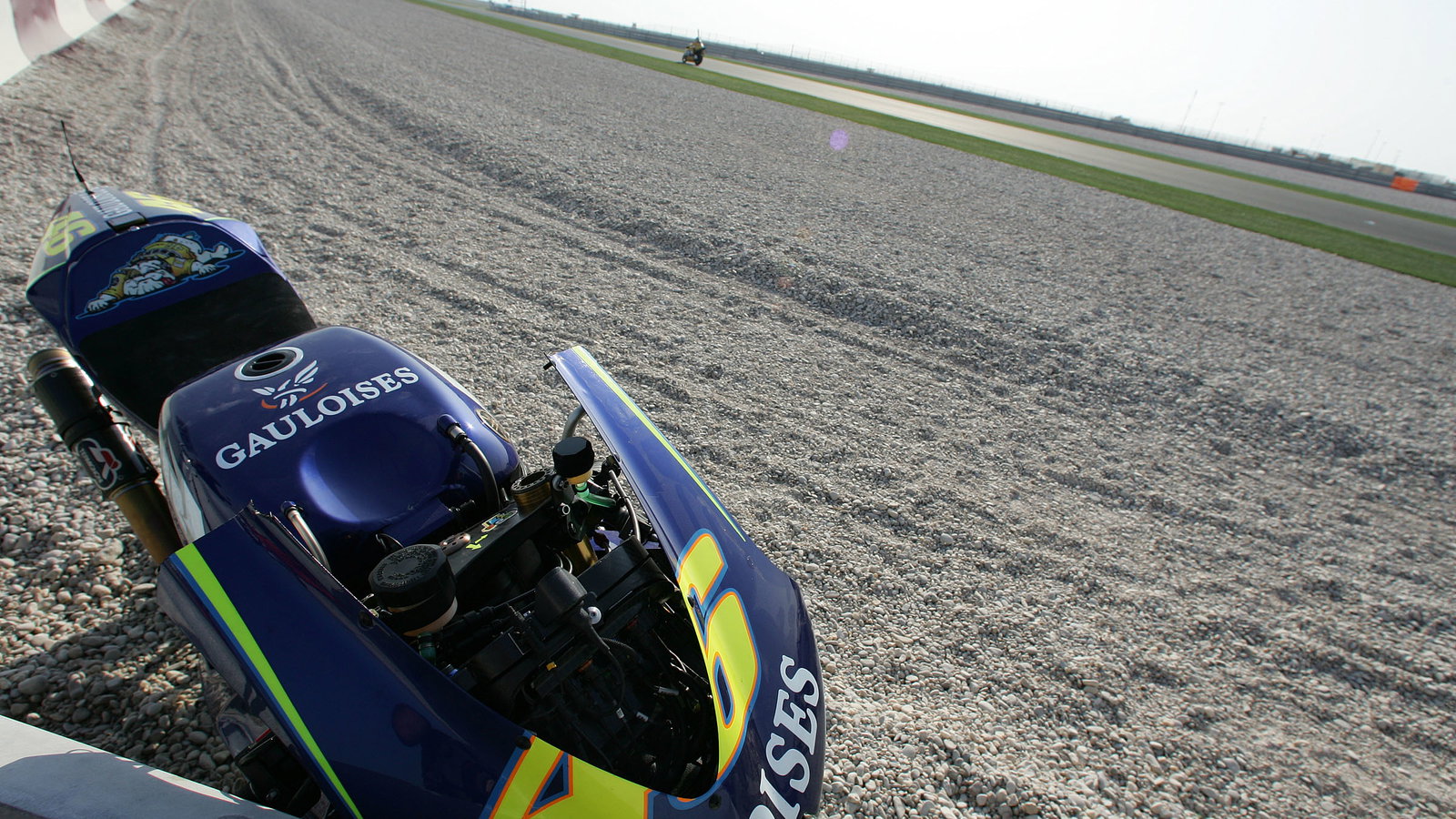 Rossi`s crashed Yamaha, Qatar MotoGP, 2004