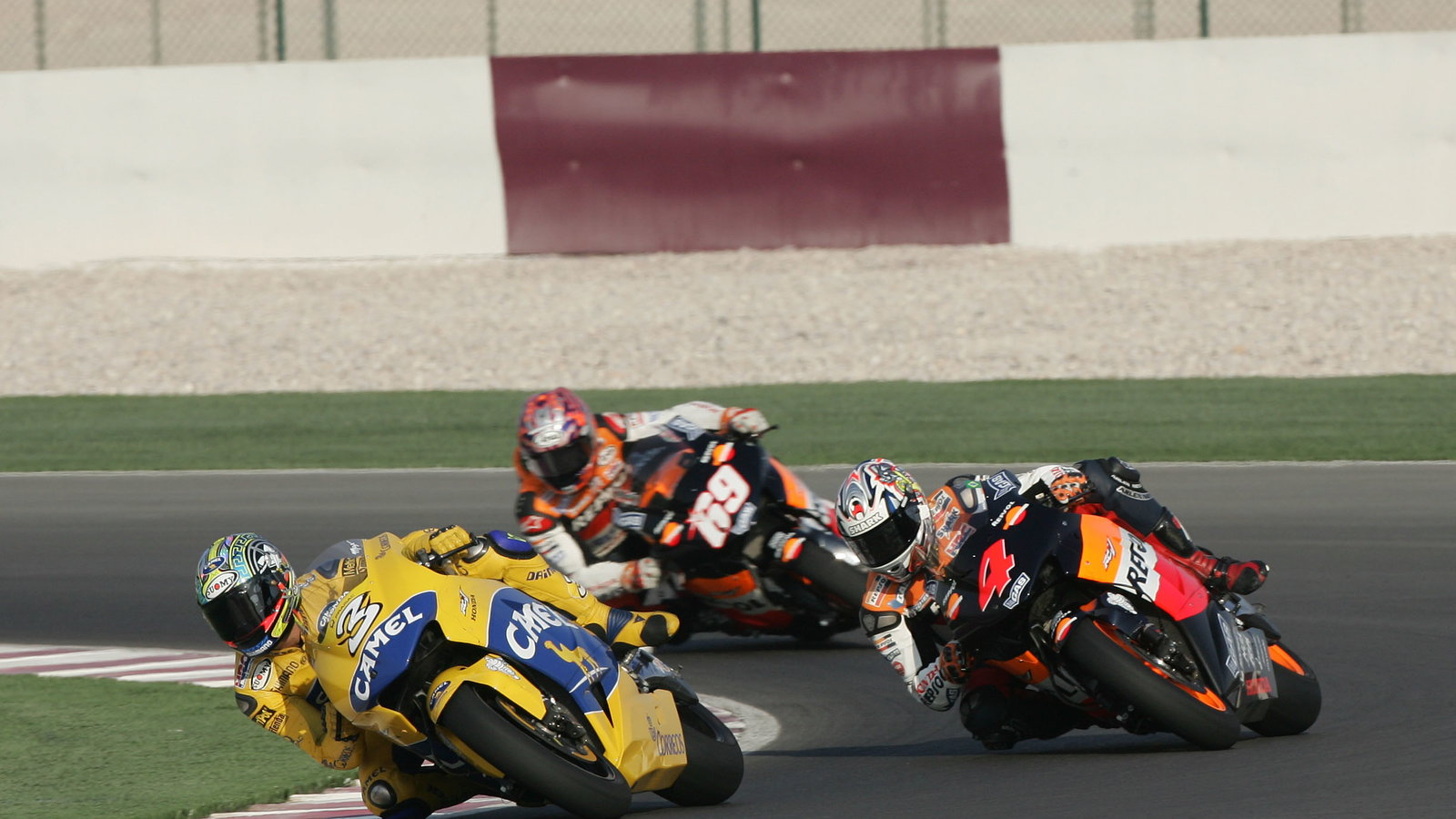Biaggi, Barros, Hayden, Qatar MotoGP, 2004