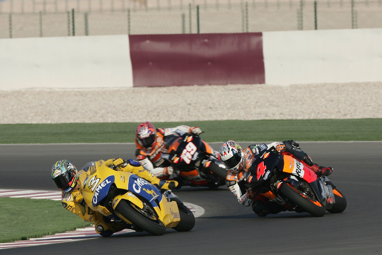 Biaggi, Barros, Hayden, Qatar MotoGP, 2004