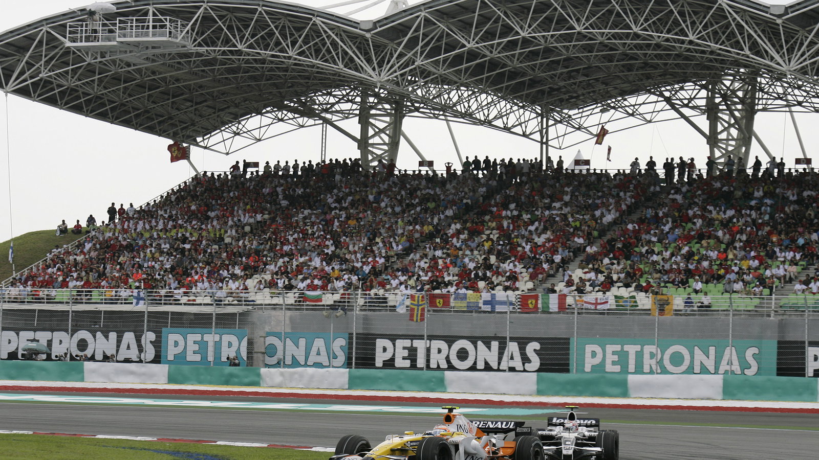 Nelson Piquet (BRA) Renault R28, Malaysian F1 Grand Prix, Sepang, Kuala Lumpar, 21st-23rd, March 200