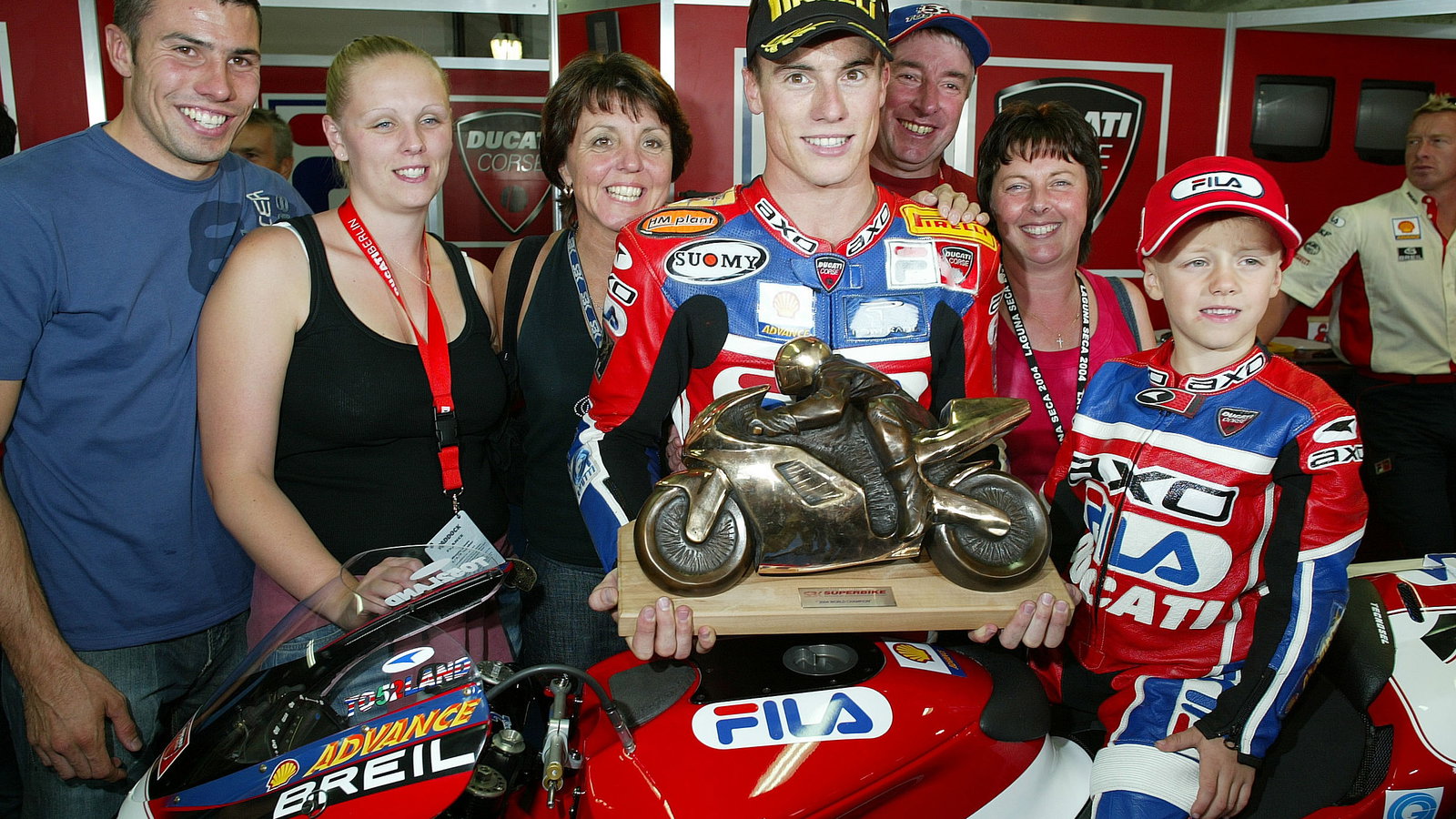 Toseland Celebrates World Championship With Family, Magny Cours WSBK,2004